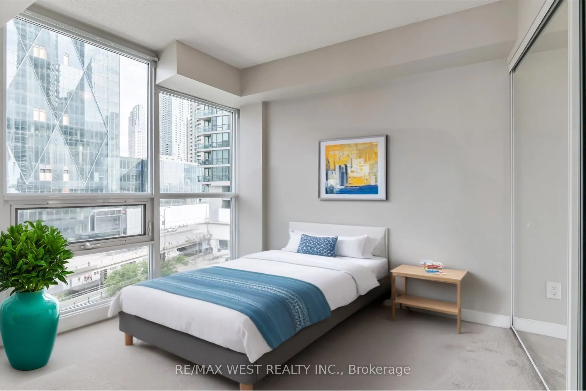 33 Bay Street, #903