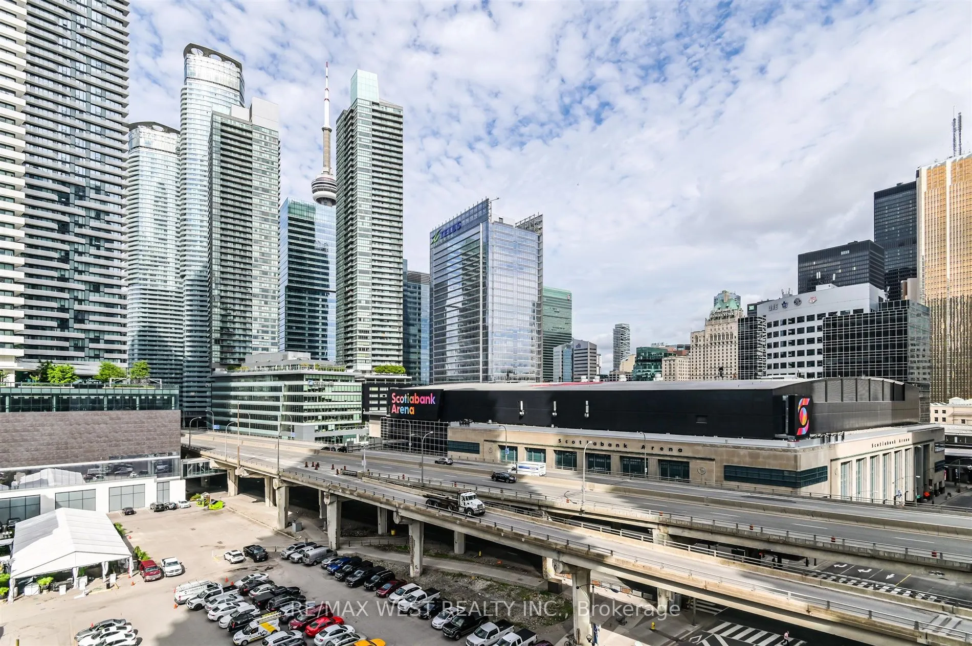 33 Bay Street, #903