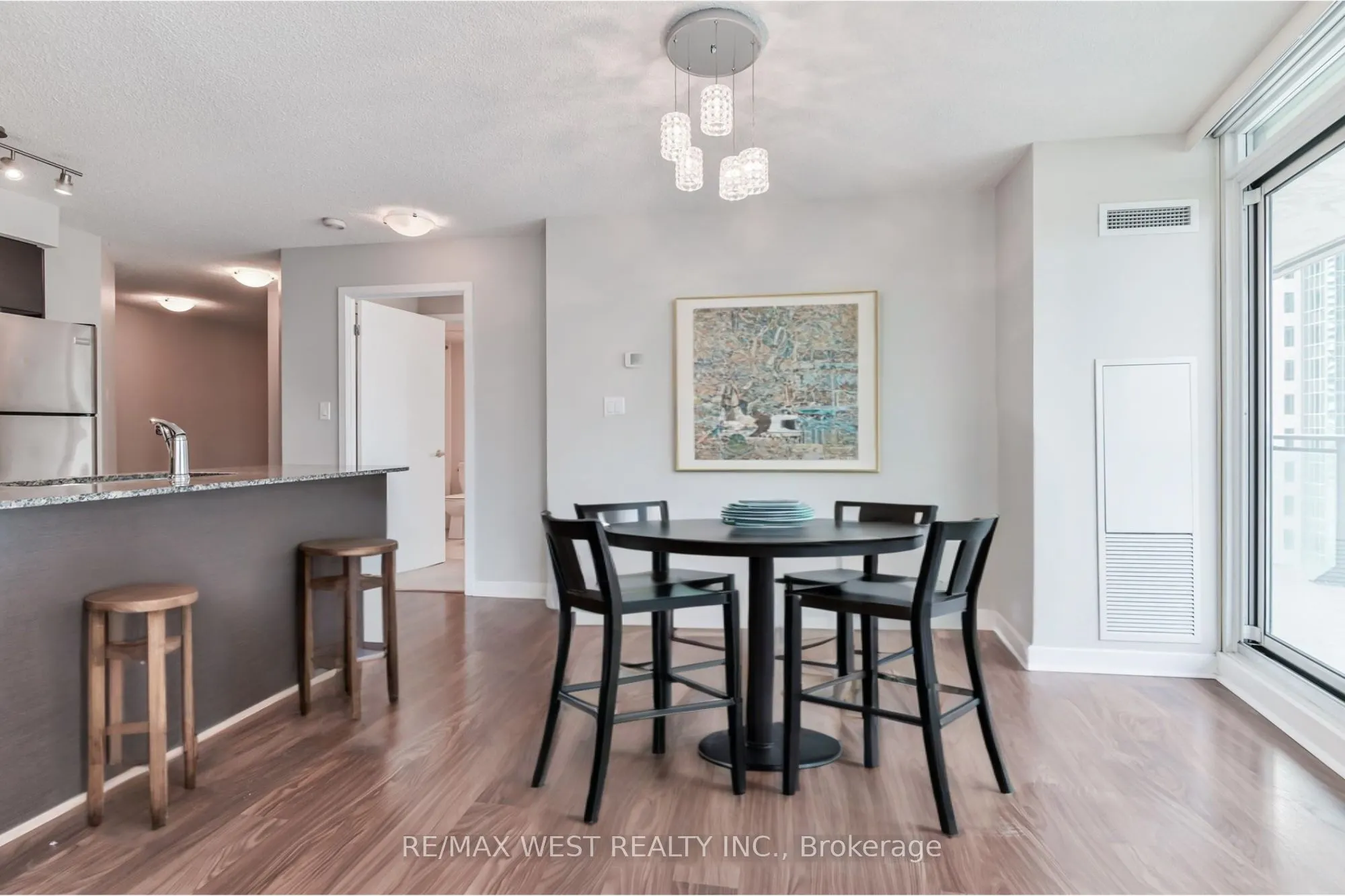 33 Bay Street, #903