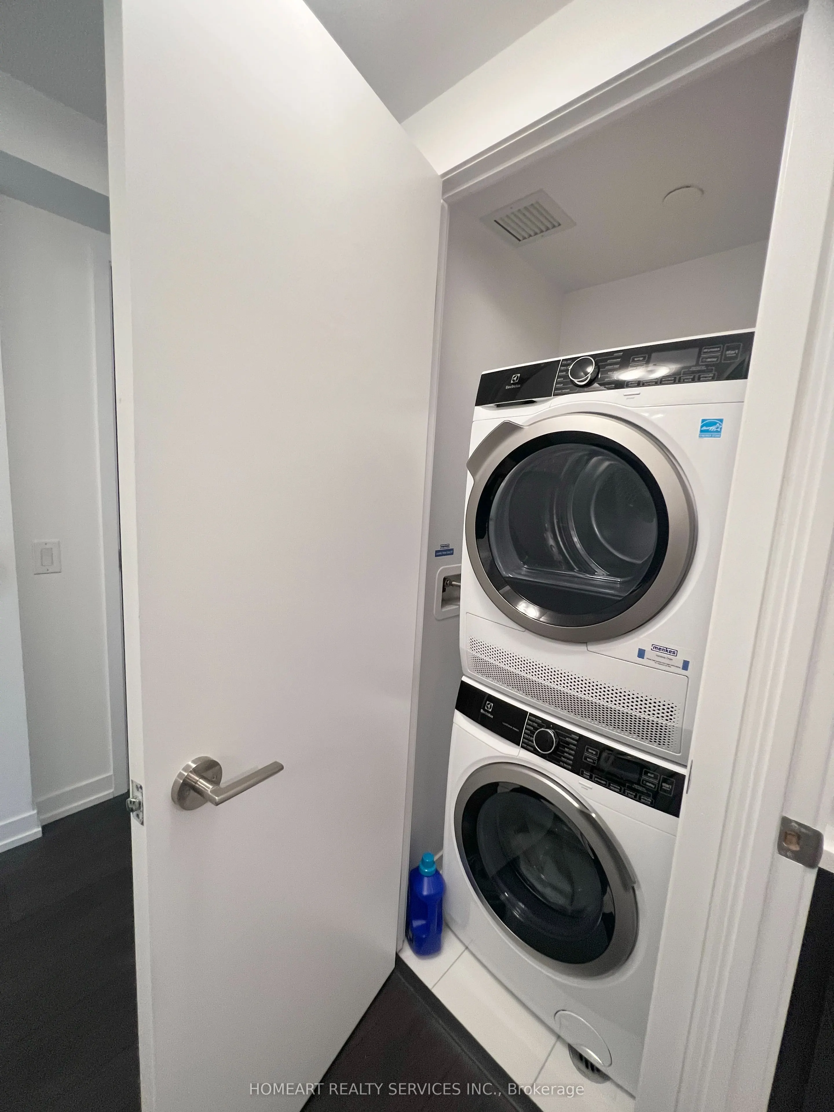 219 Dundas Street E, #801