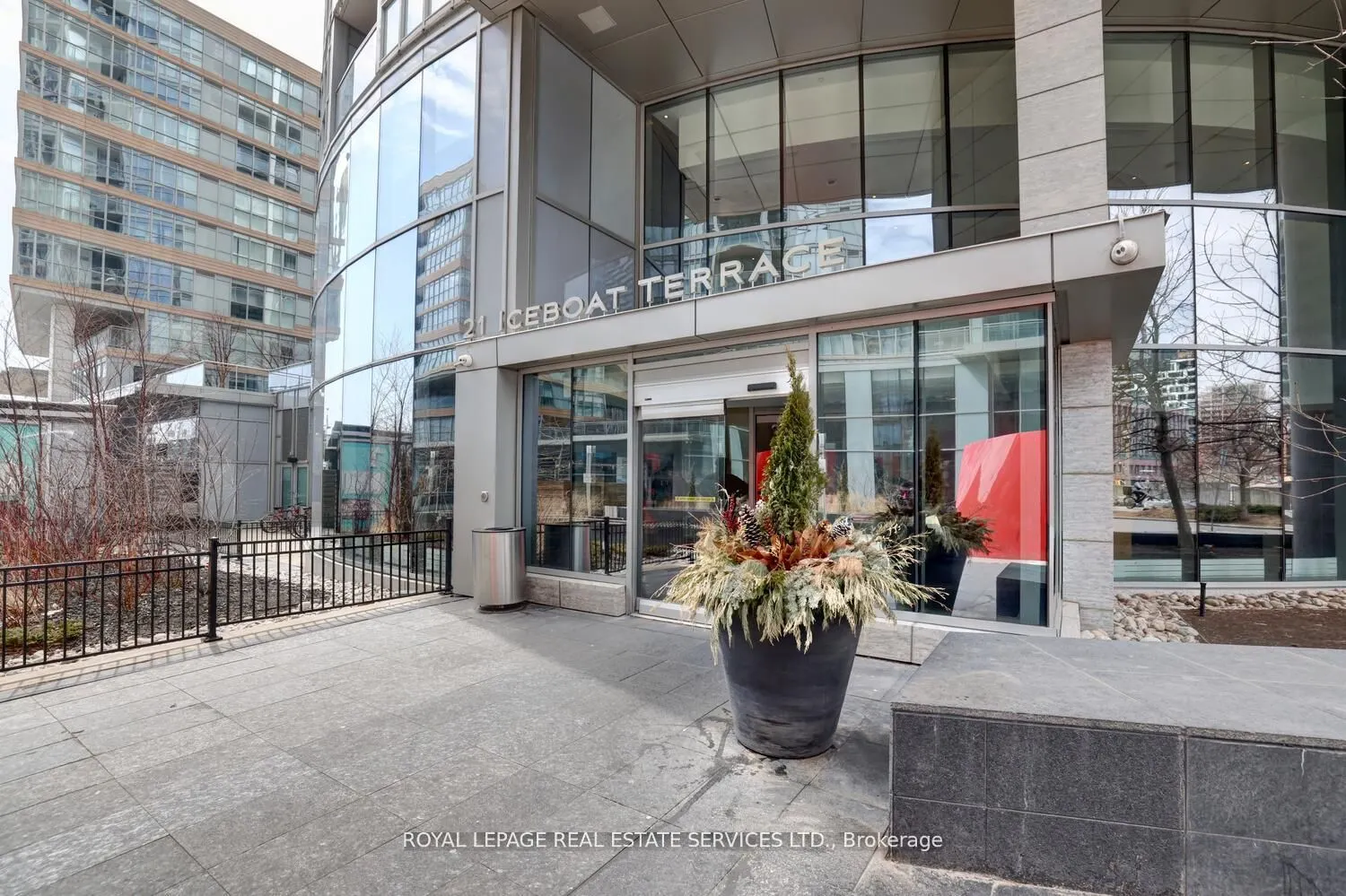 21 Iceboat Terrace, #3902