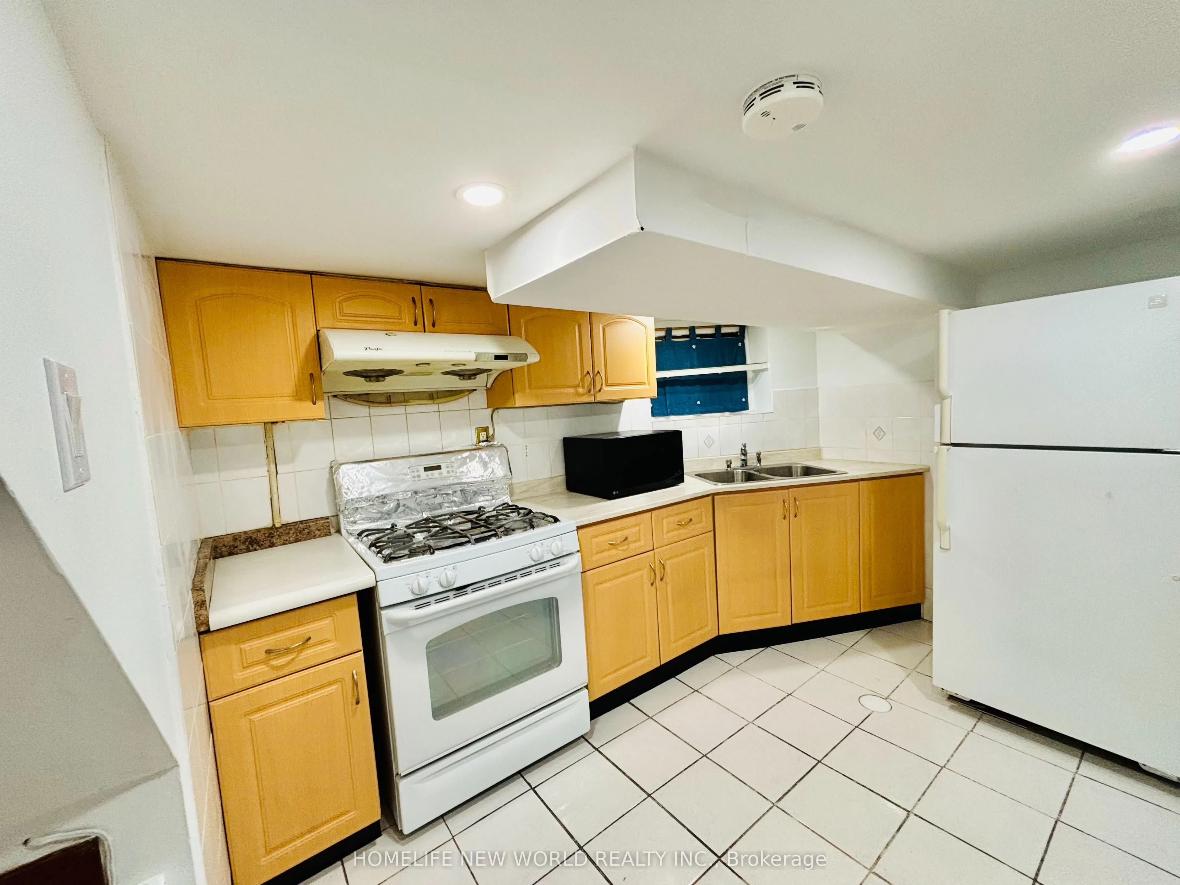 1172 Ossington Avenue, #Lower unit