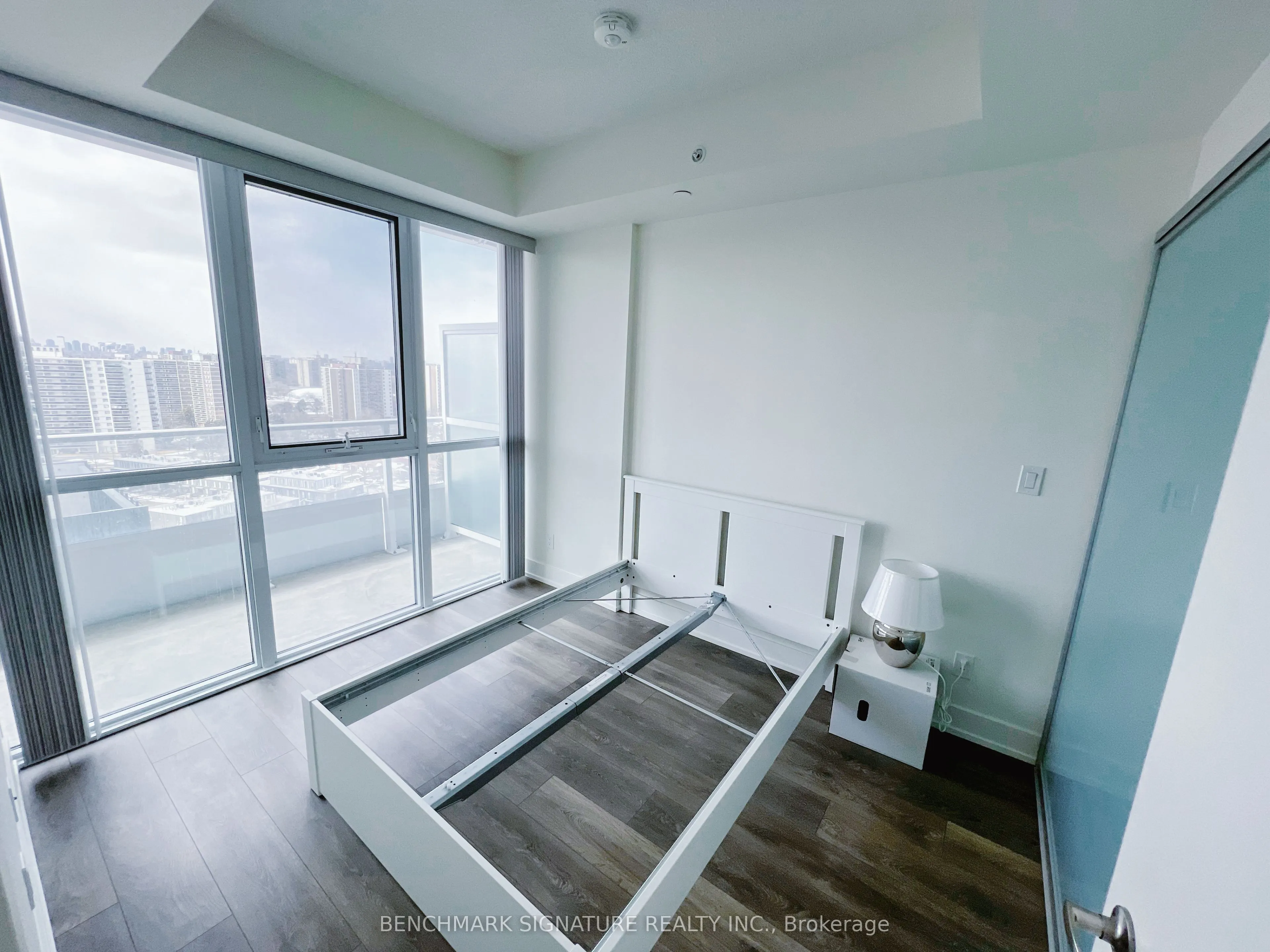 180 Fairview Mall Drive, #1805