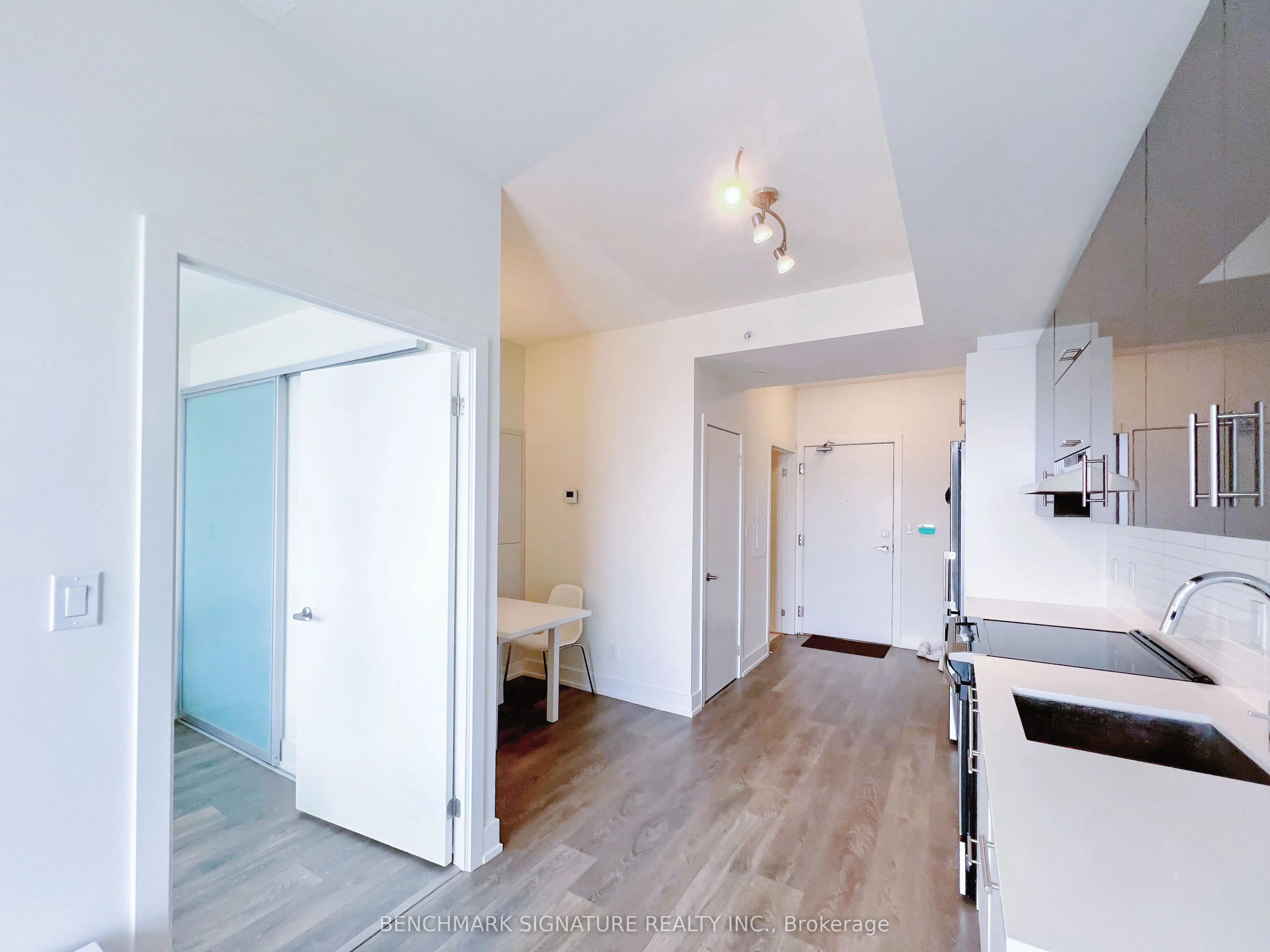 180 Fairview Mall Drive, #1805