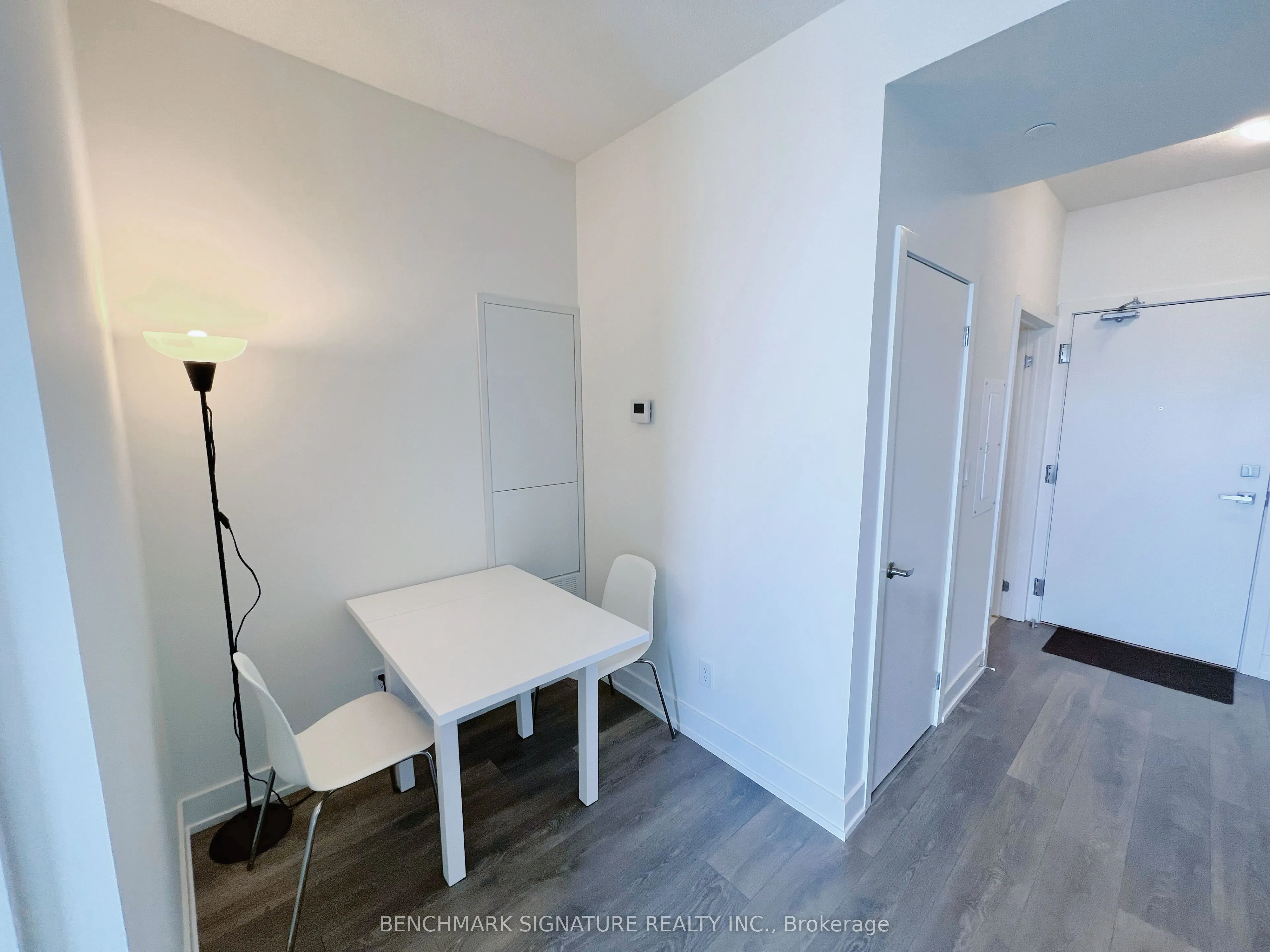 180 Fairview Mall Drive, #1805