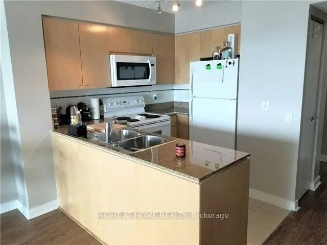 373 Front Street W, #1712