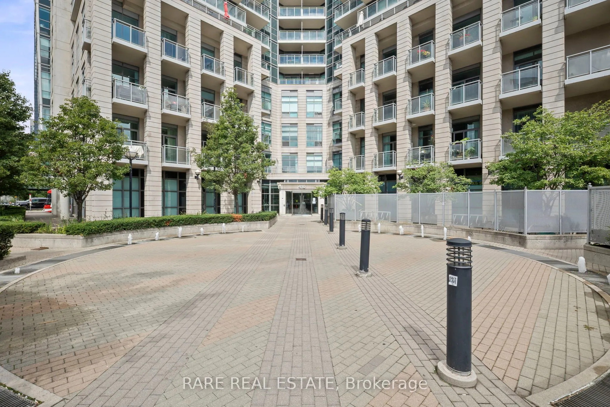 410 Queens Quay W, #413