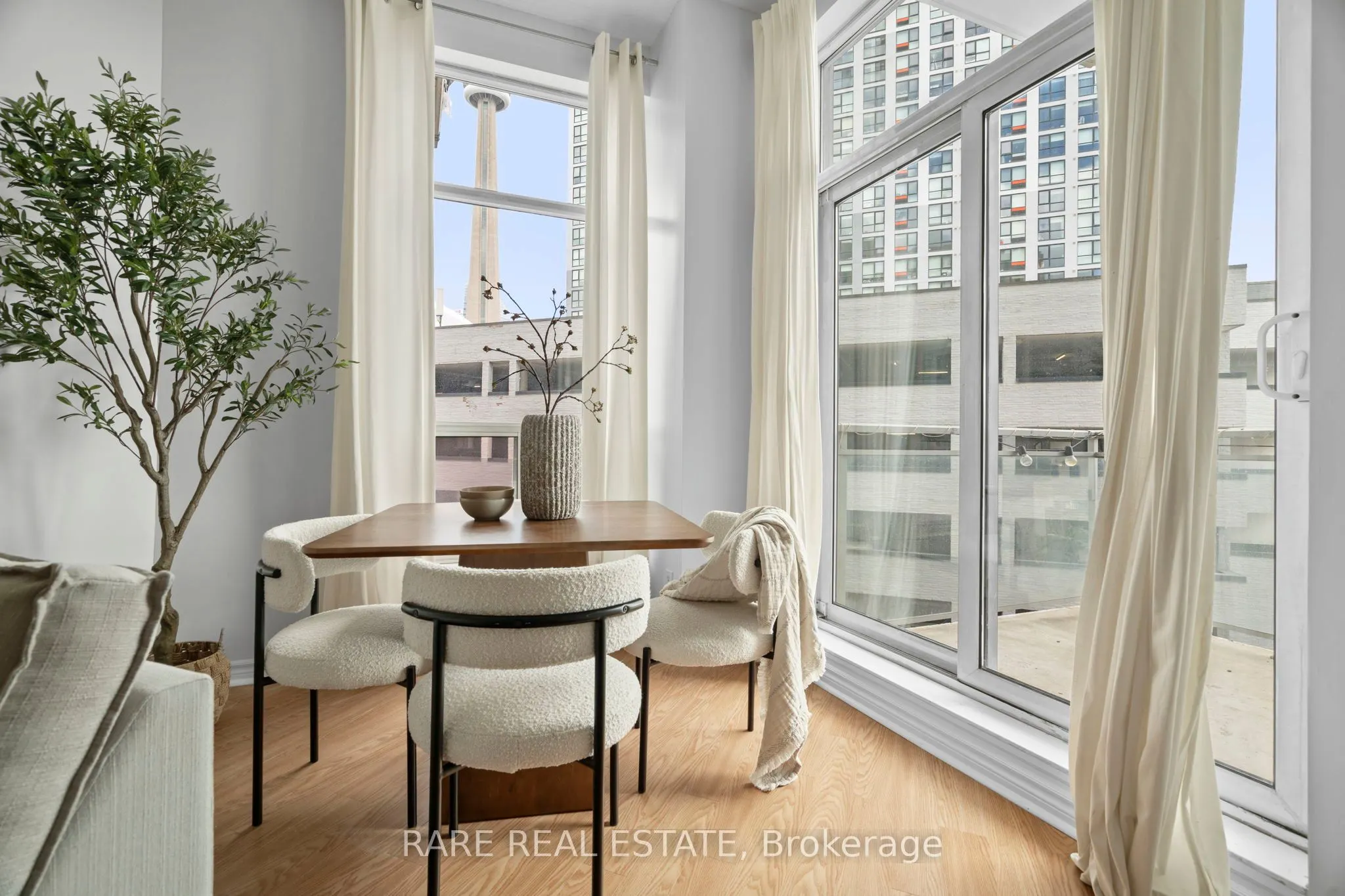 410 Queens Quay W, #413
