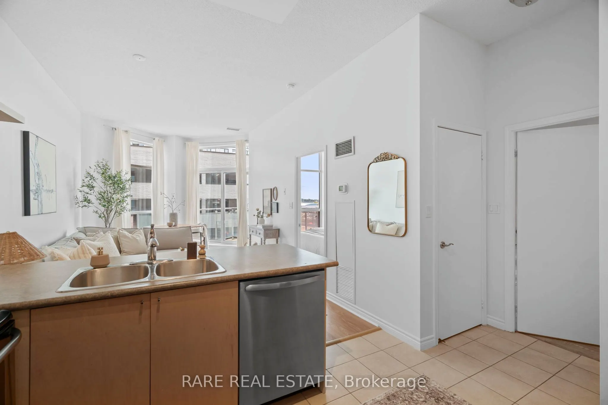 410 Queens Quay W, #413