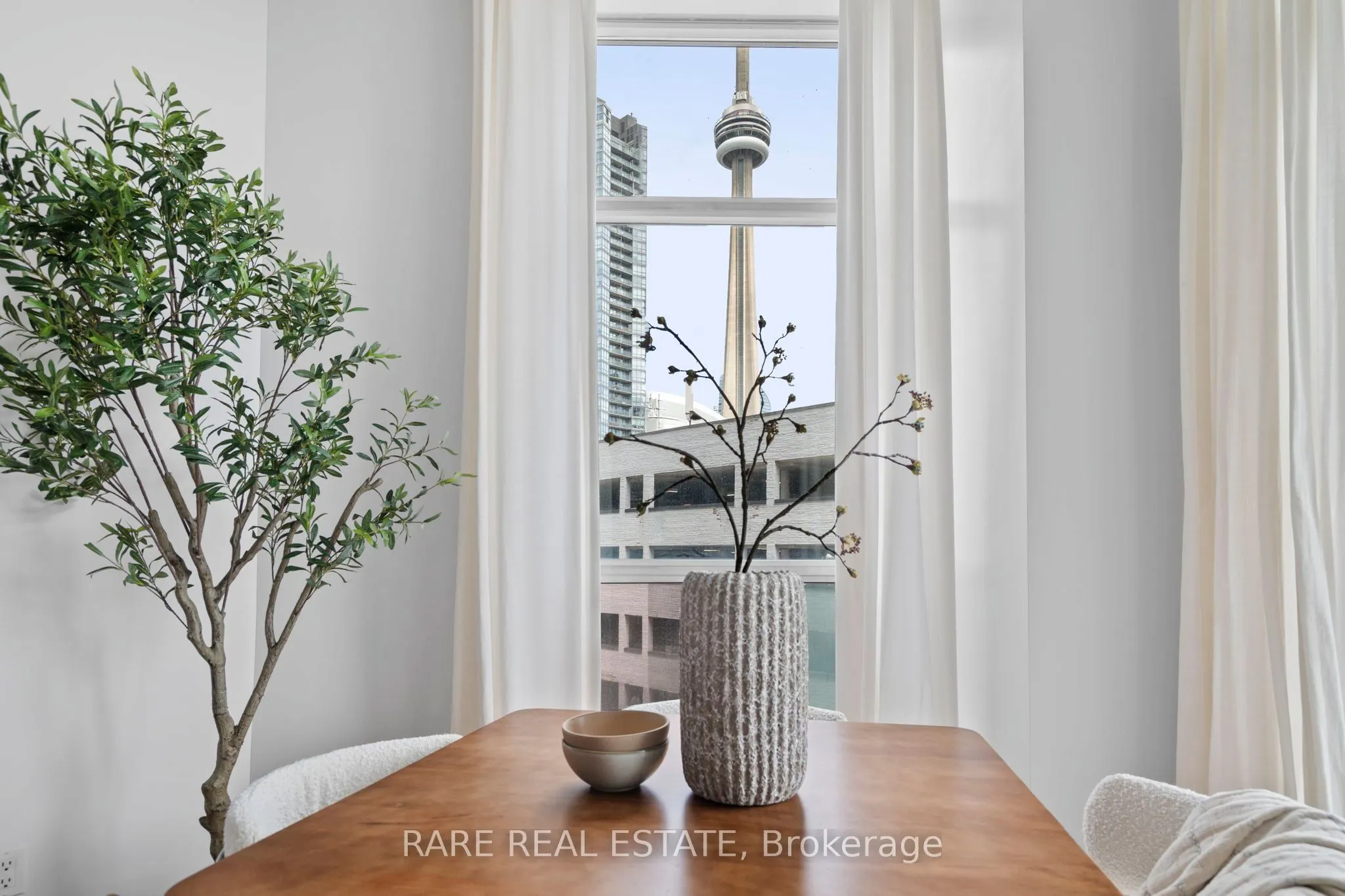 410 Queens Quay W, #413