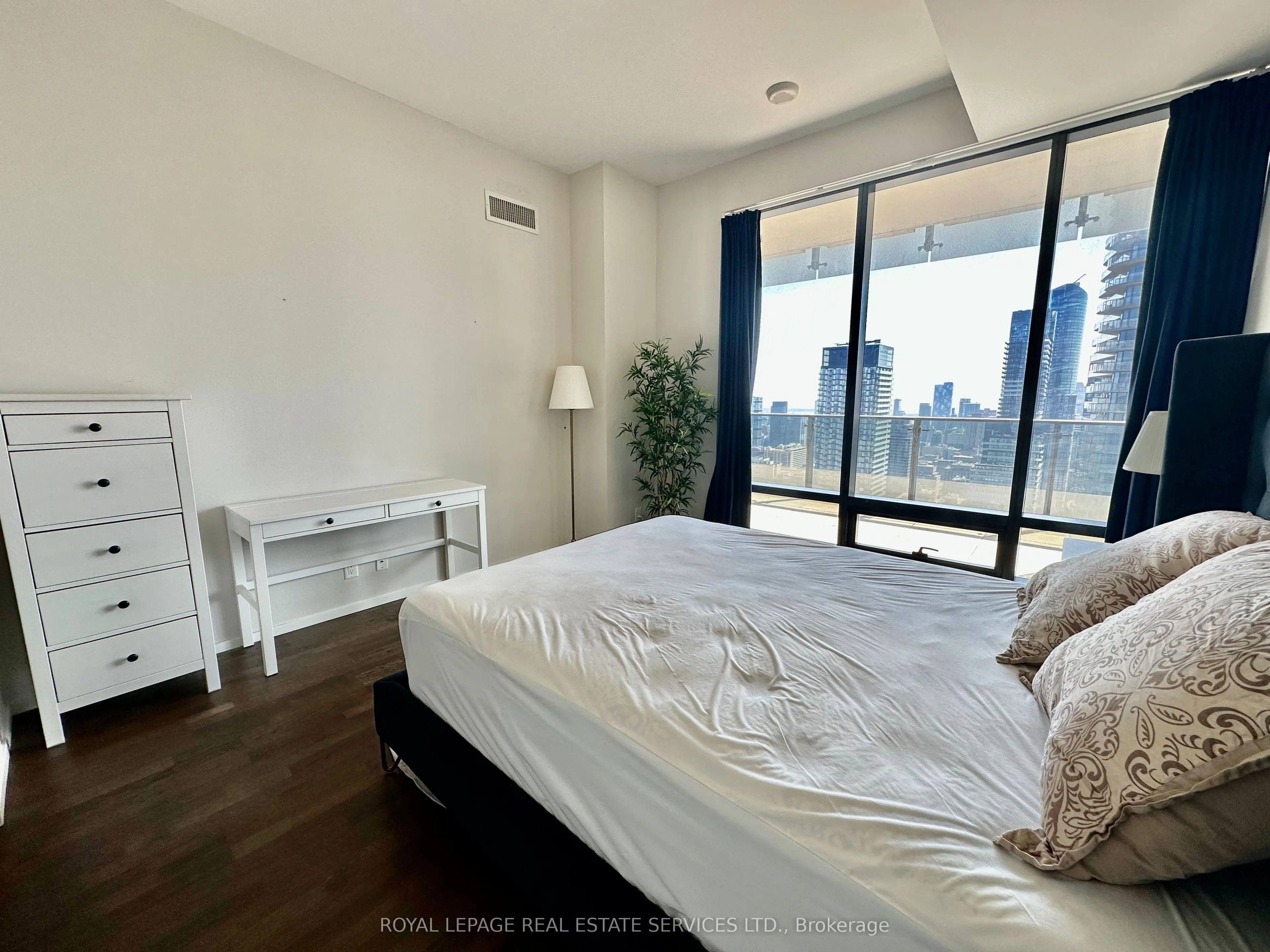 5 St Joseph Street, #4501