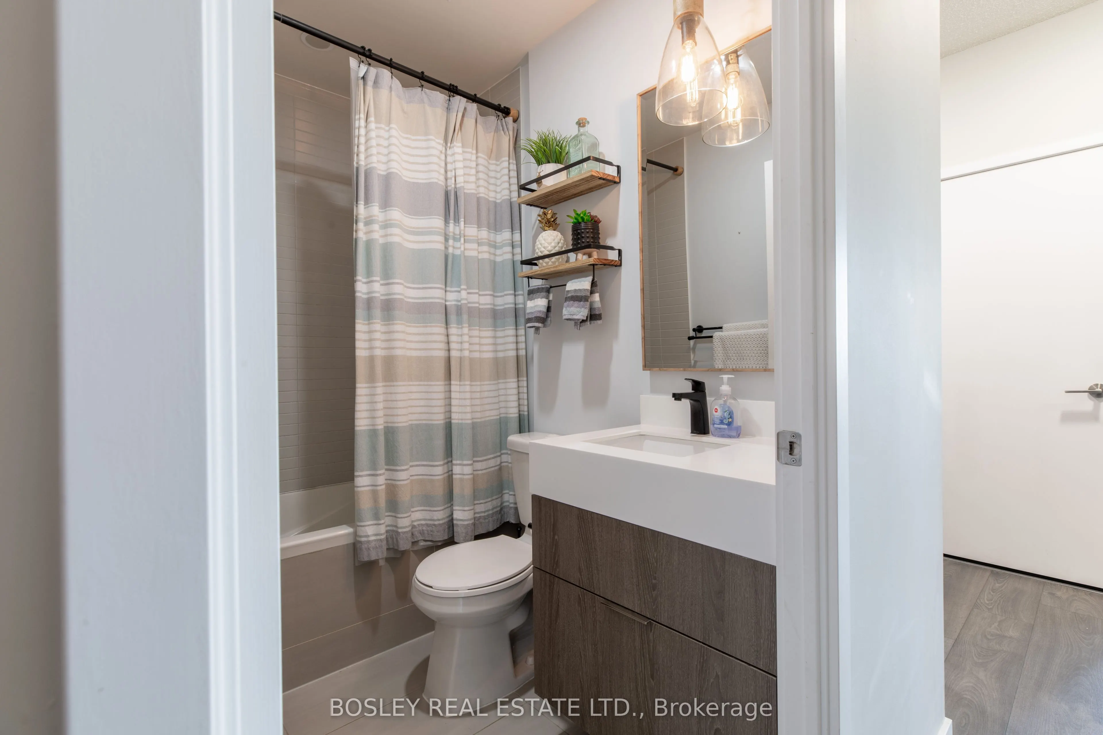 200 Sackville Street, #1012