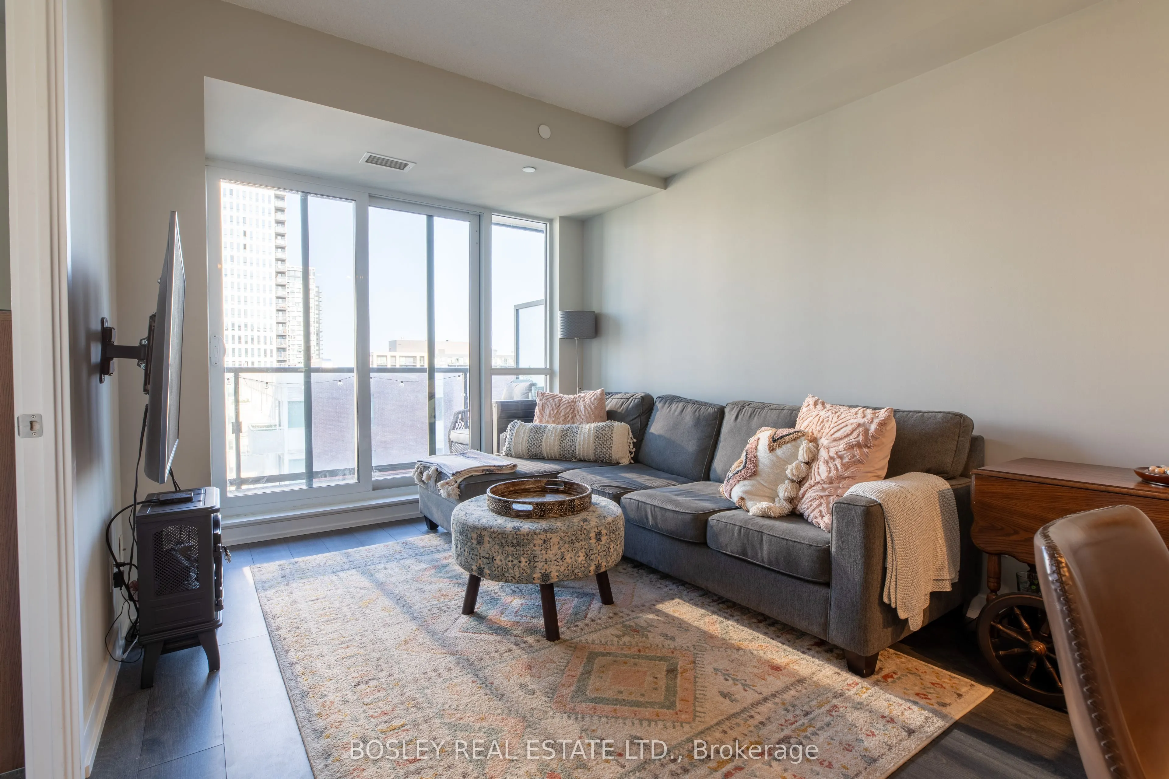 200 Sackville Street, #1012