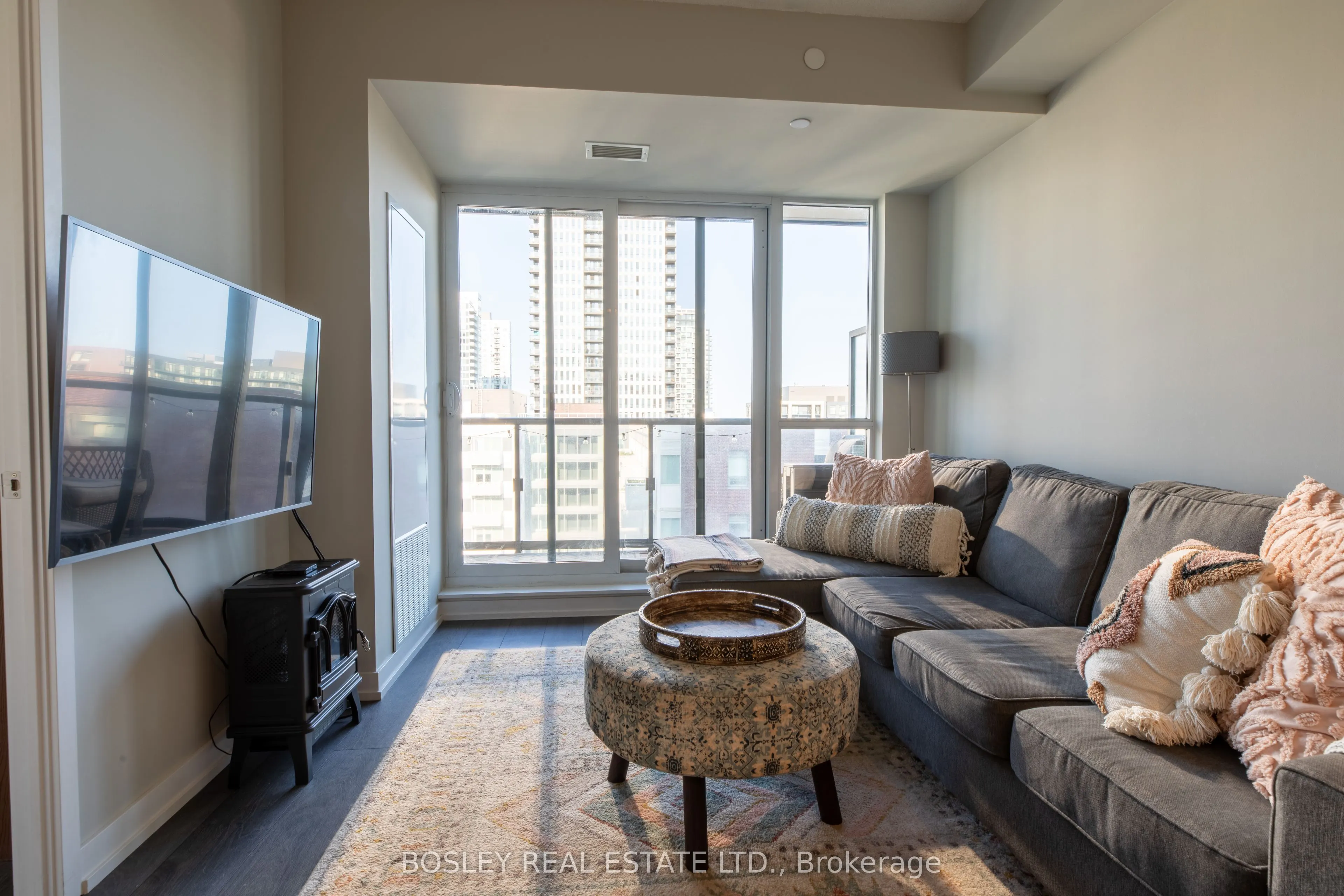 200 Sackville Street, #1012