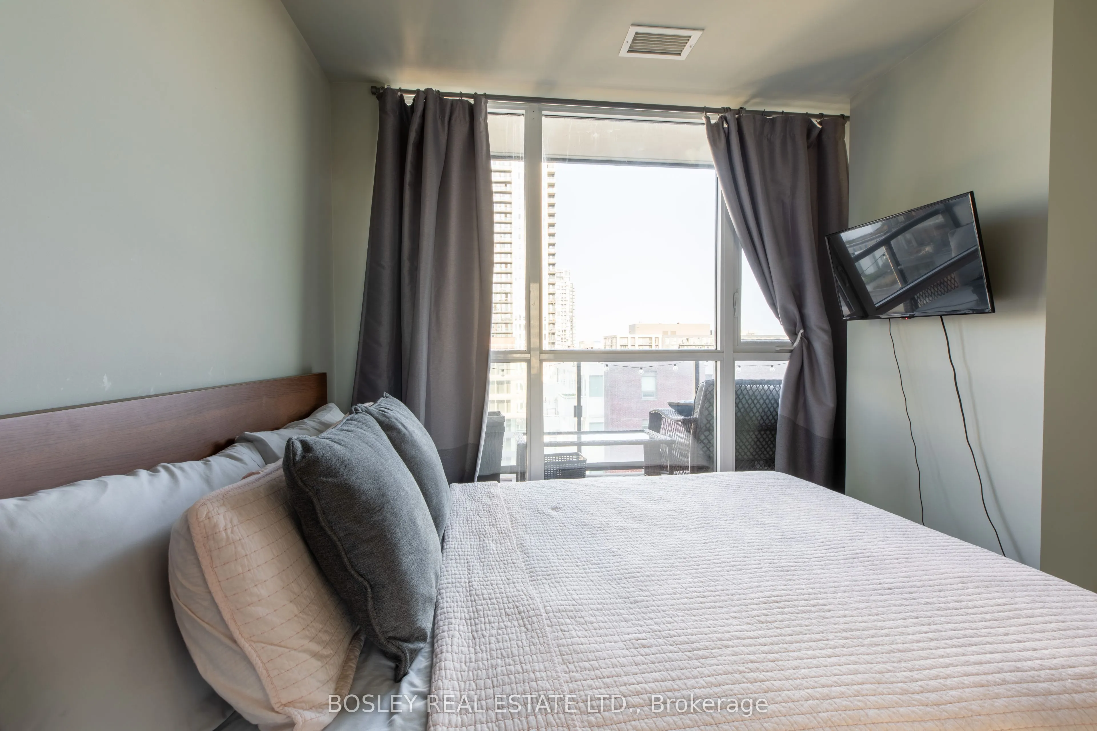 200 Sackville Street, #1012