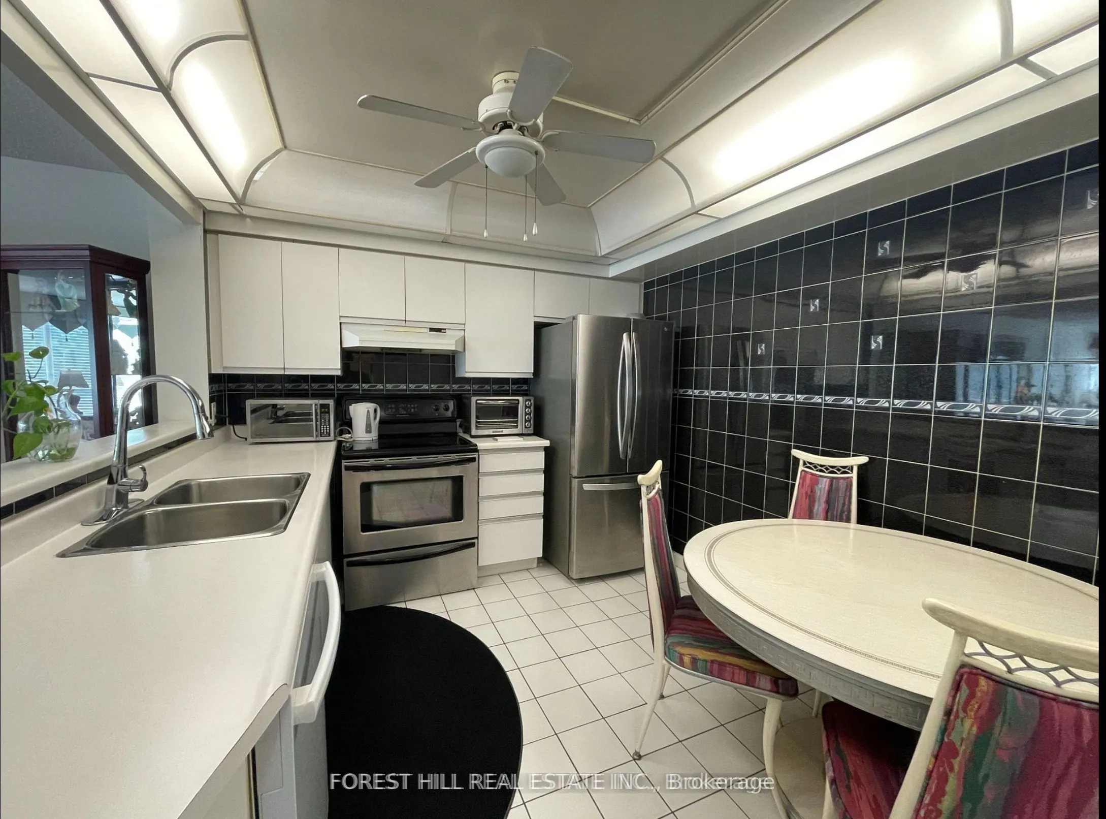 1131 steeles Avenue W, #206