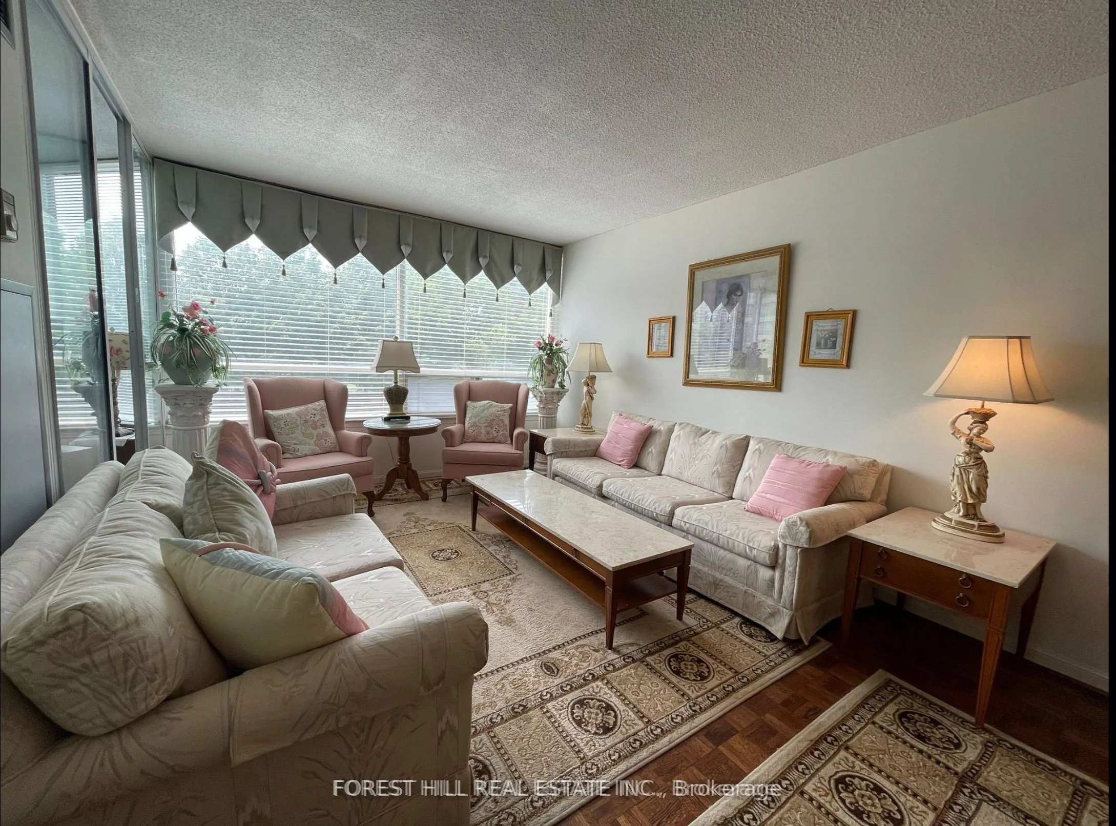 1131 steeles Avenue W, #206