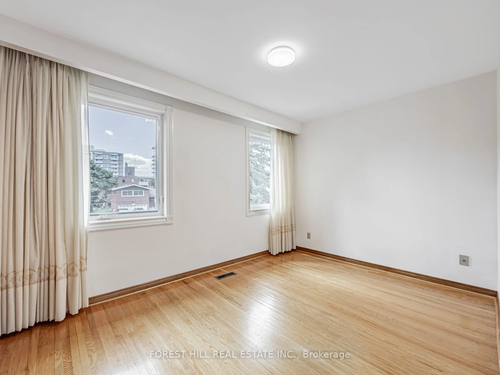 16 Clayland Drive