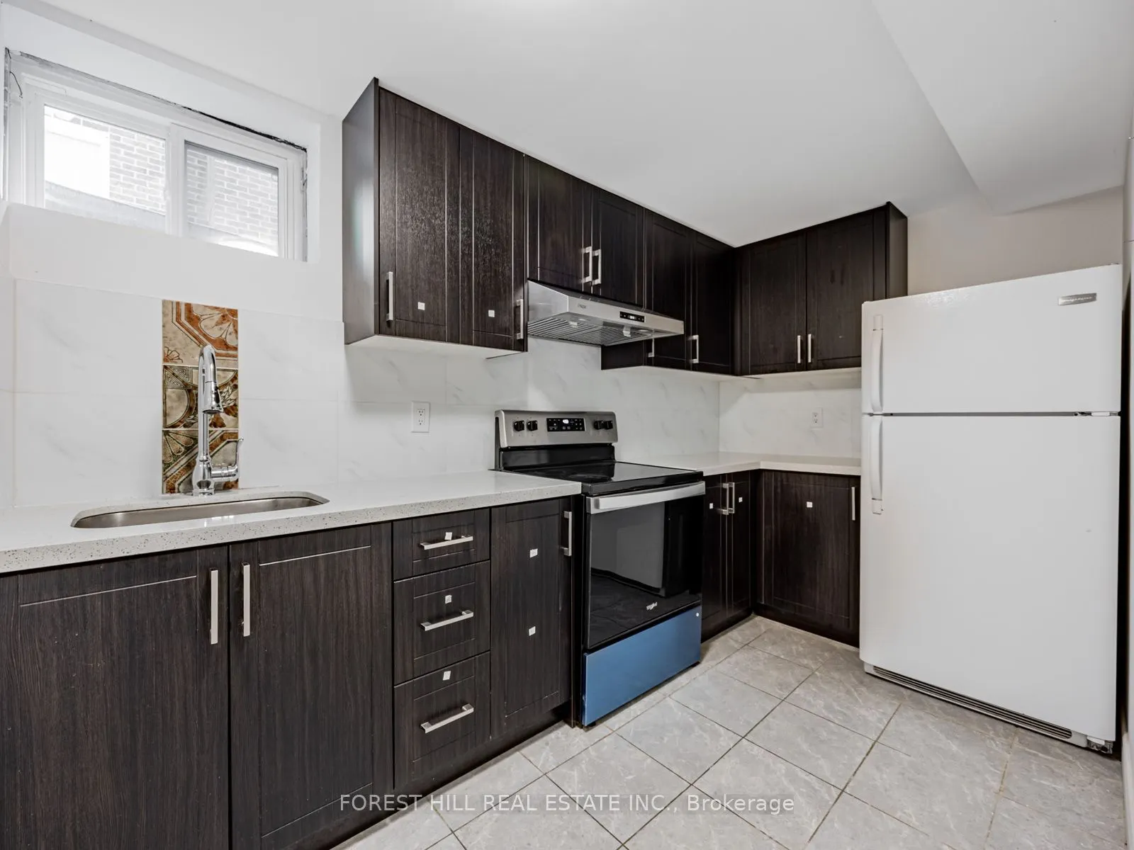 16 Clayland Drive