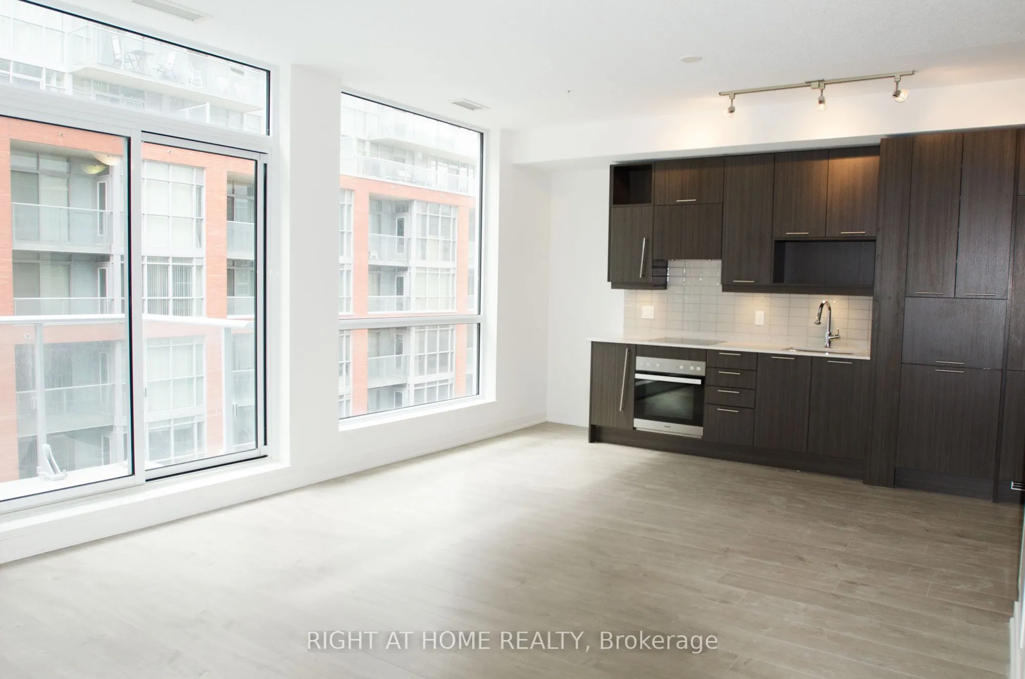 30 Nelson Street, #517