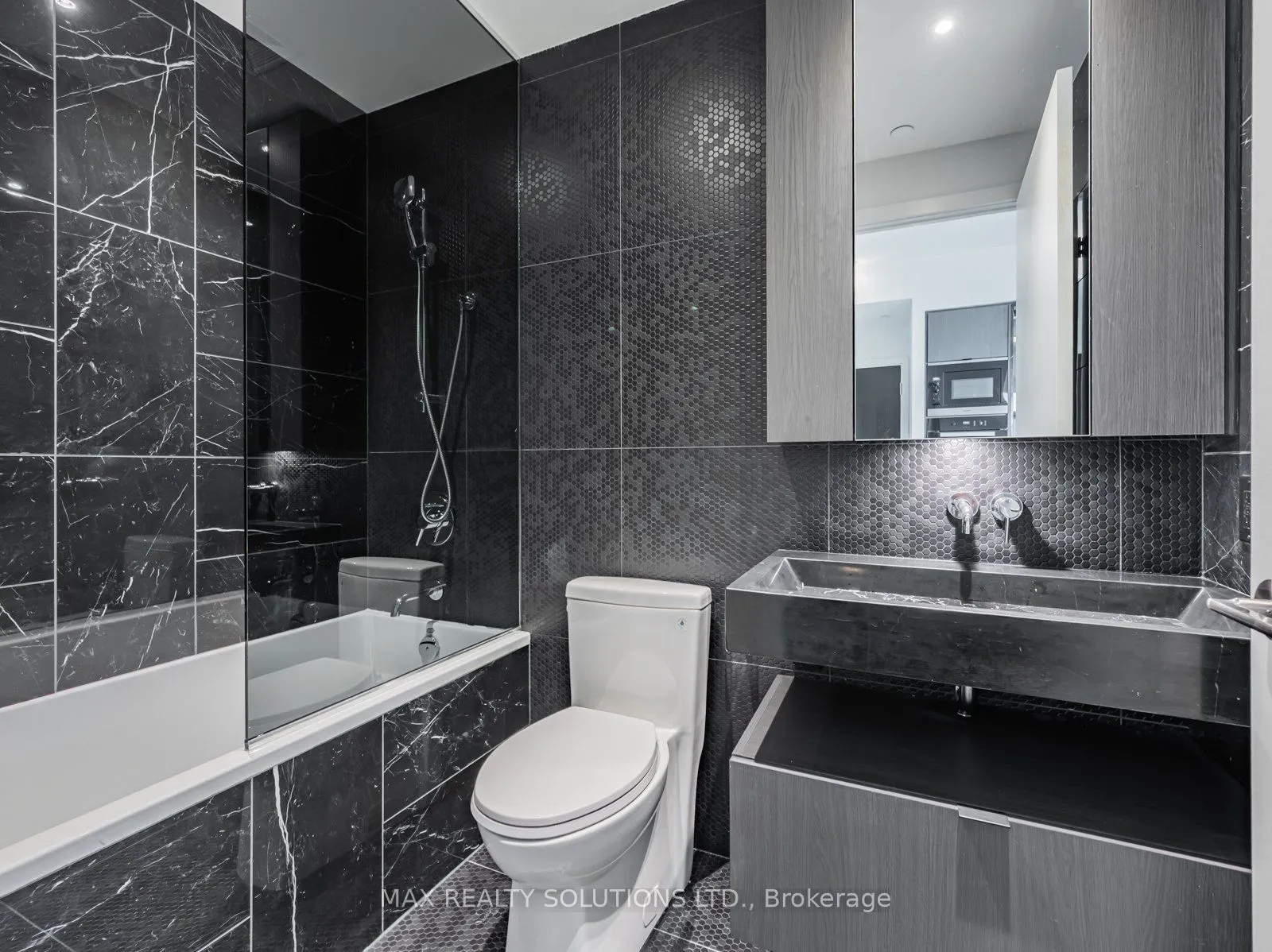 11 Yorkville Avenue, #5404