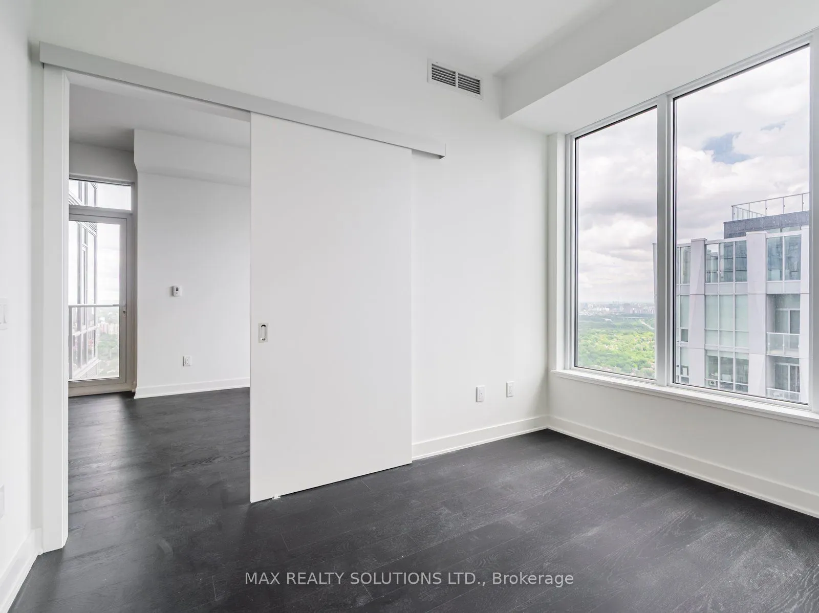 11 Yorkville Avenue, #5404