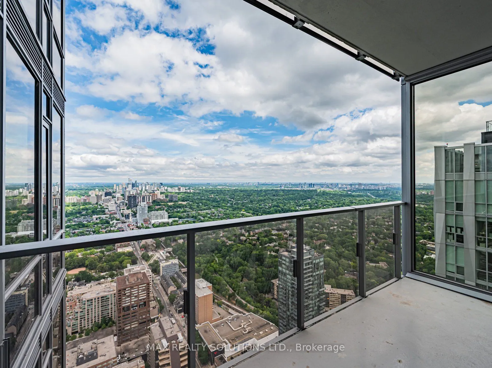 11 Yorkville Avenue, #5404