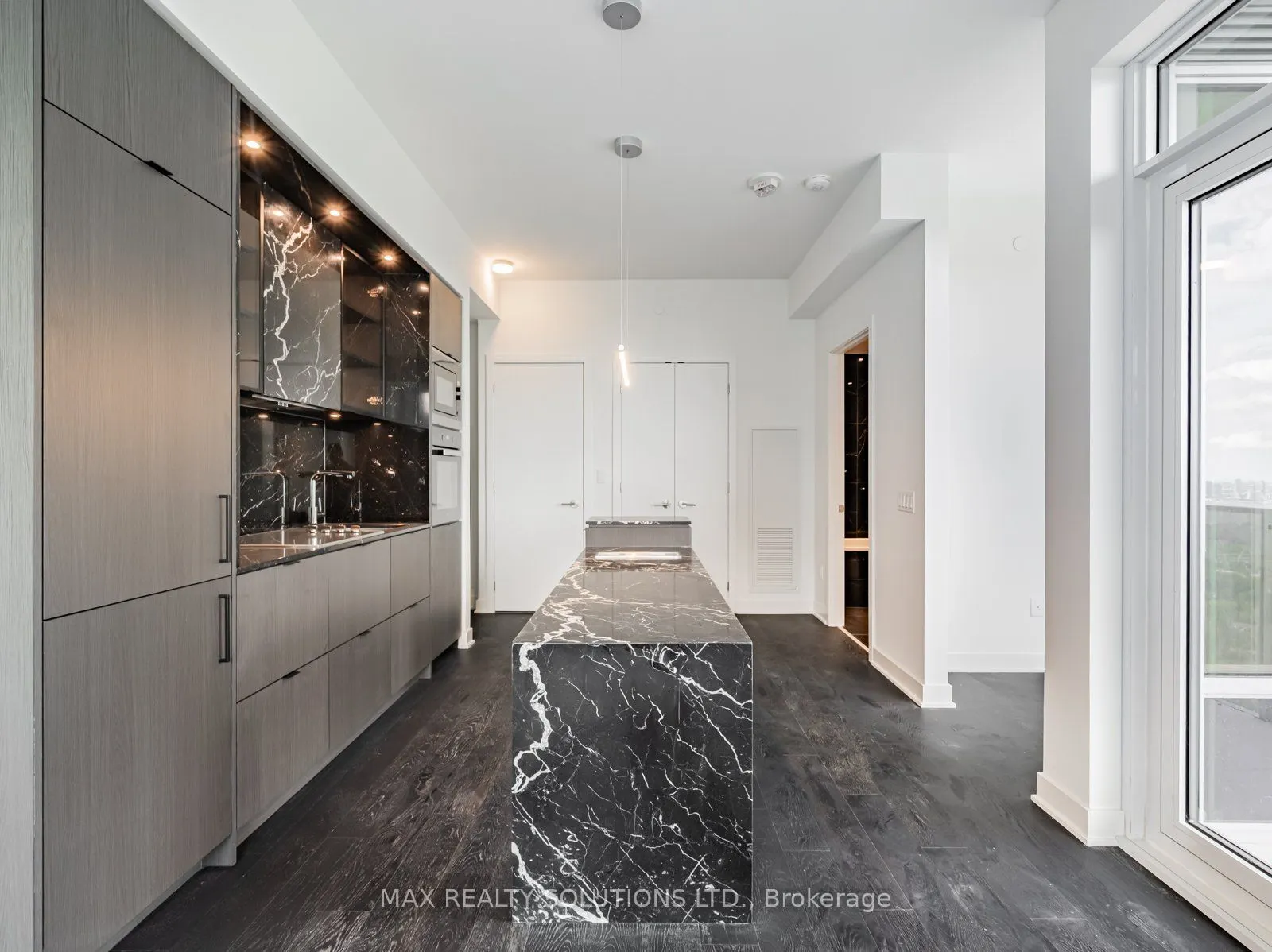 11 Yorkville Avenue, #5404