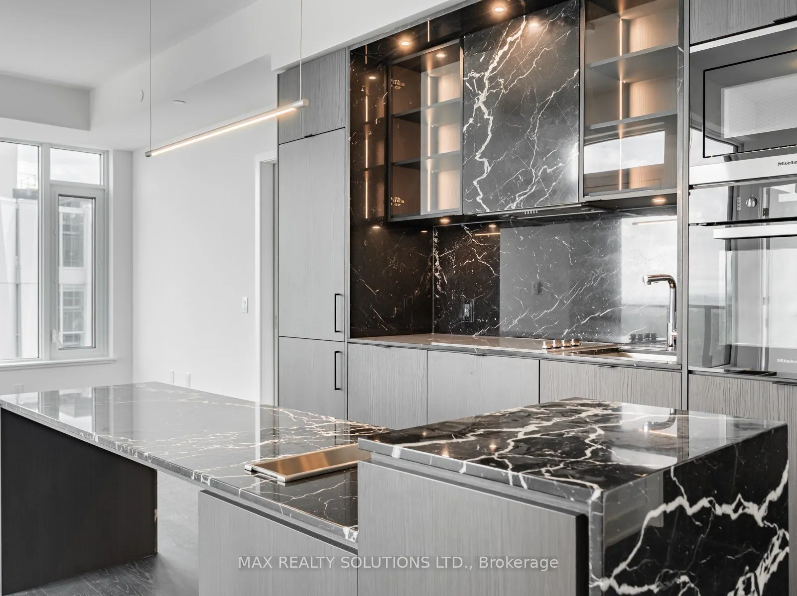 11 Yorkville Avenue, #5404