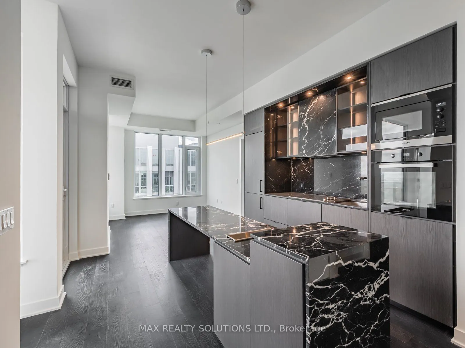 11 Yorkville Avenue, #5404