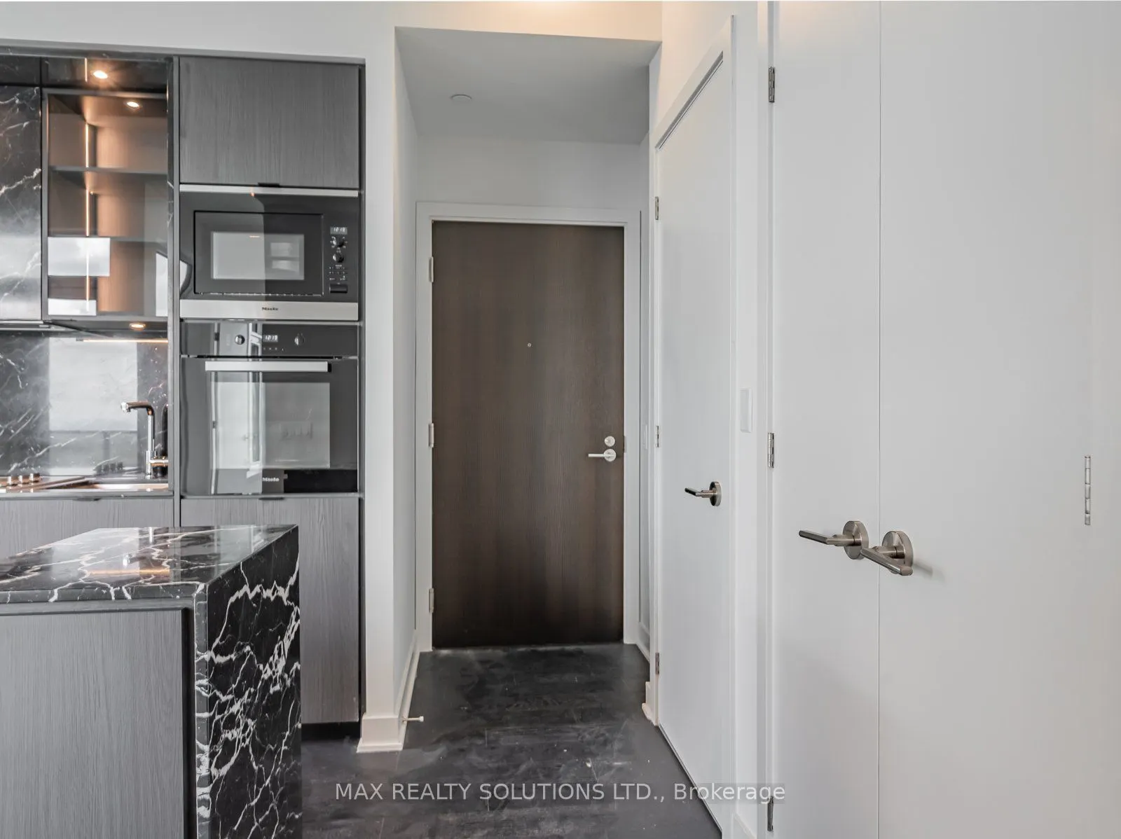 11 Yorkville Avenue, #5404