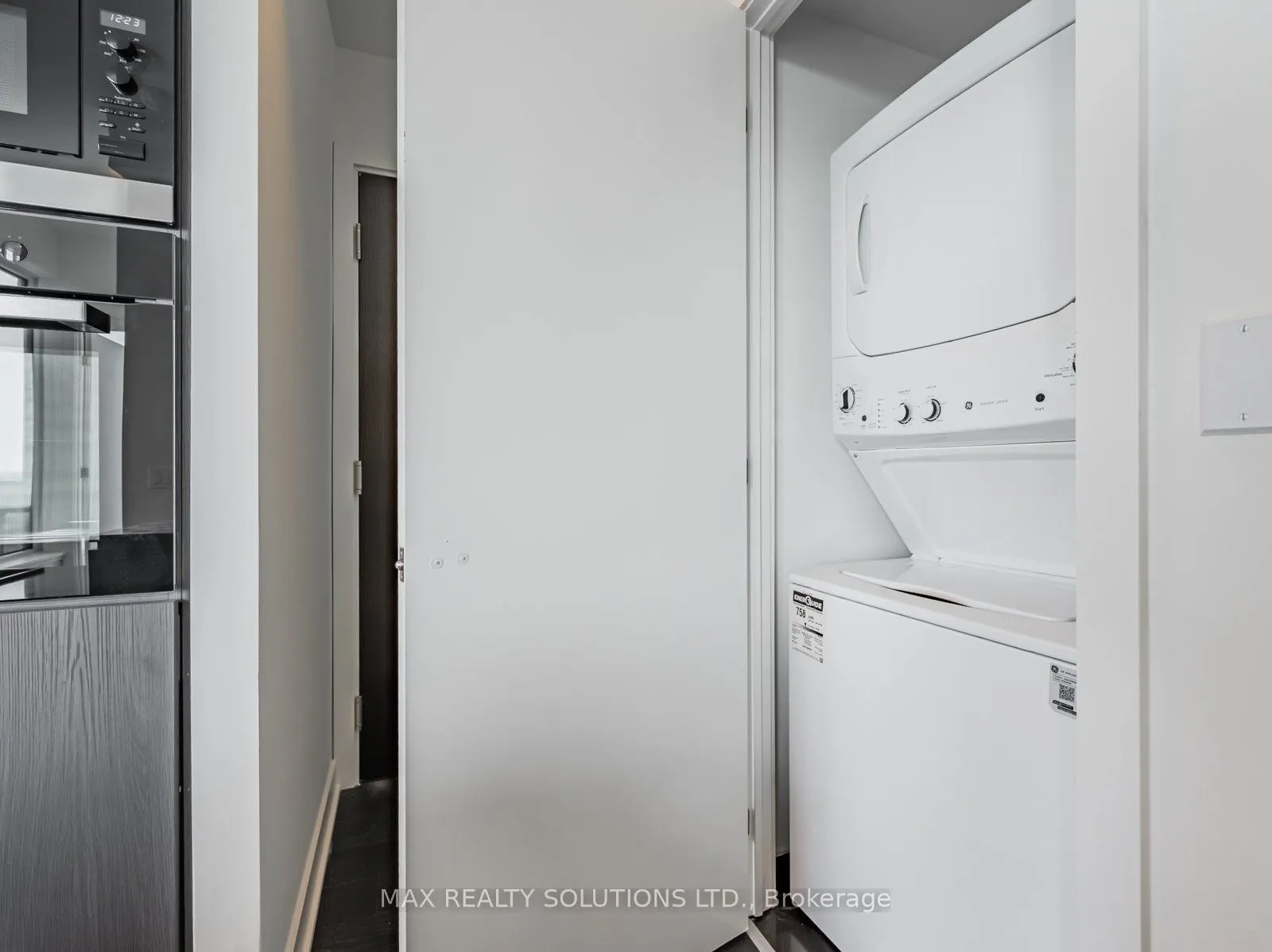 11 Yorkville Avenue, #5404