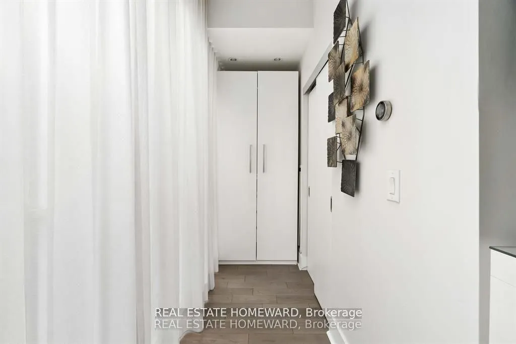 32 Davenport Road, #1401