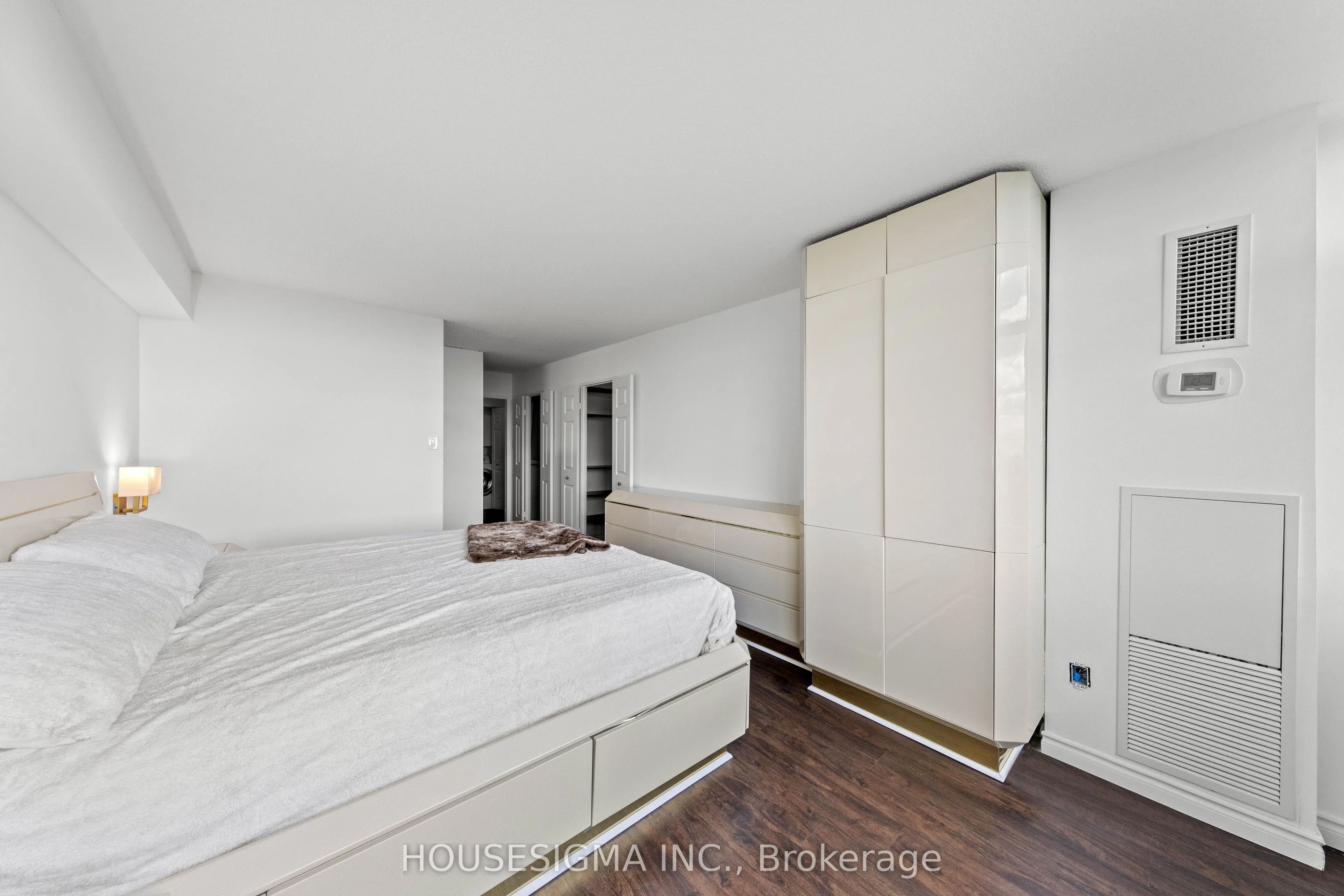 1555 Finch Avenue E, #2205