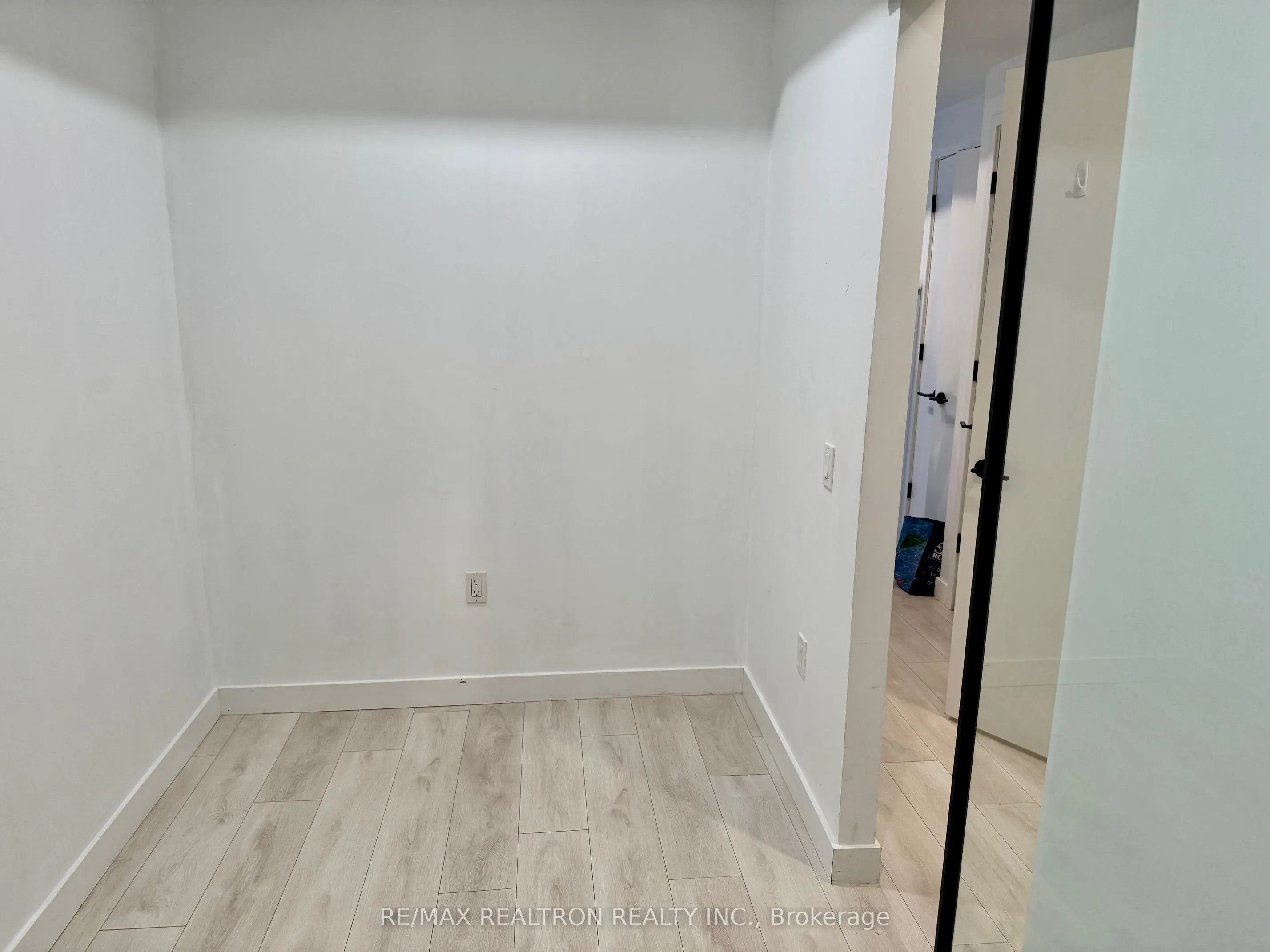 505 Richmond Street W, #801