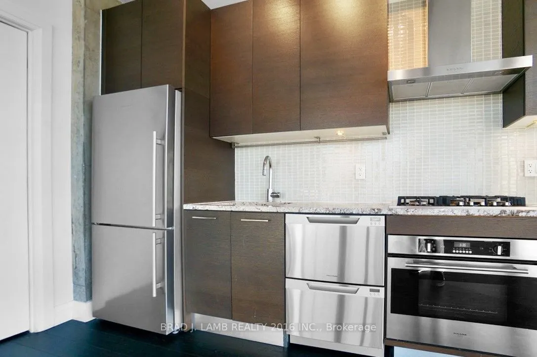 224 King Street W, #3701