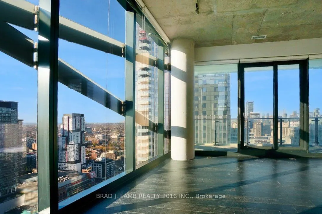 224 King Street W, #3701
