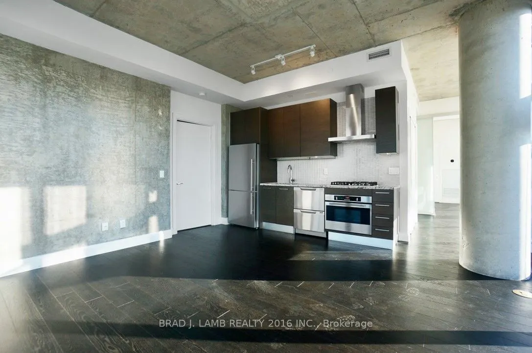 224 King Street W, #3701
