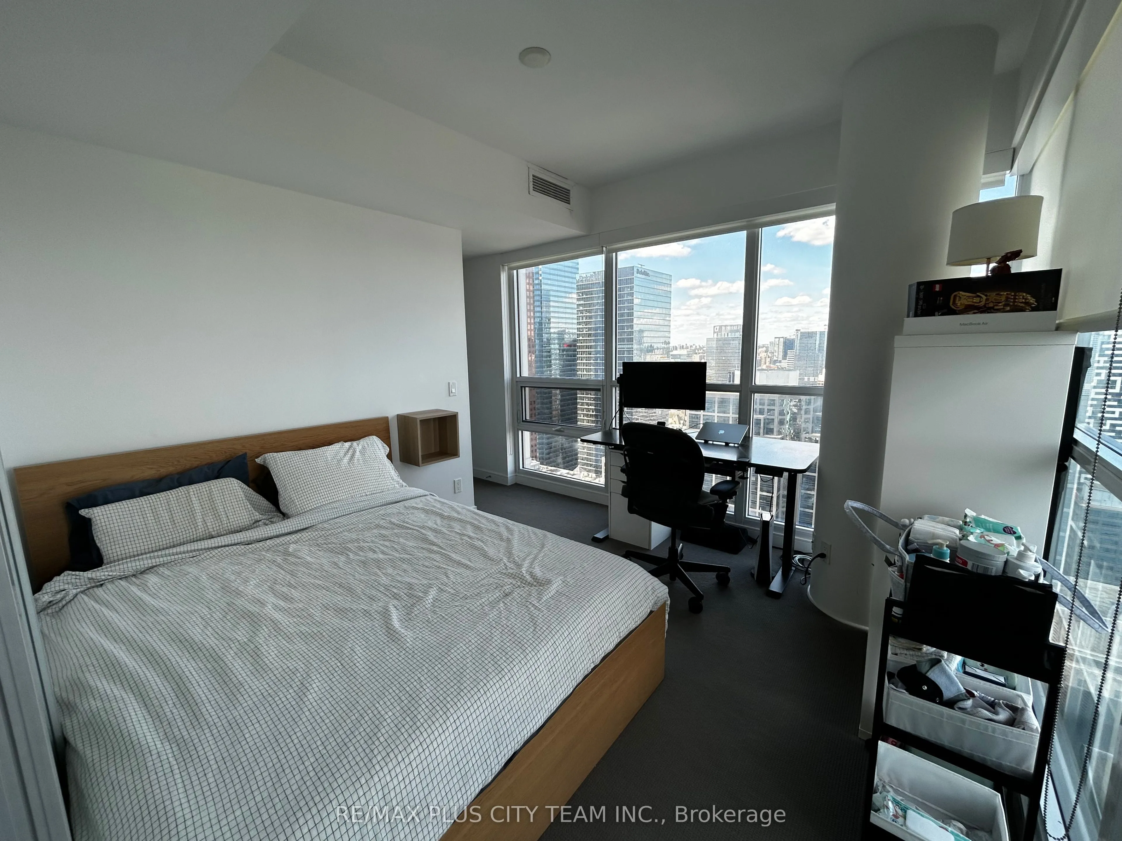88 Scott Street, #4304
