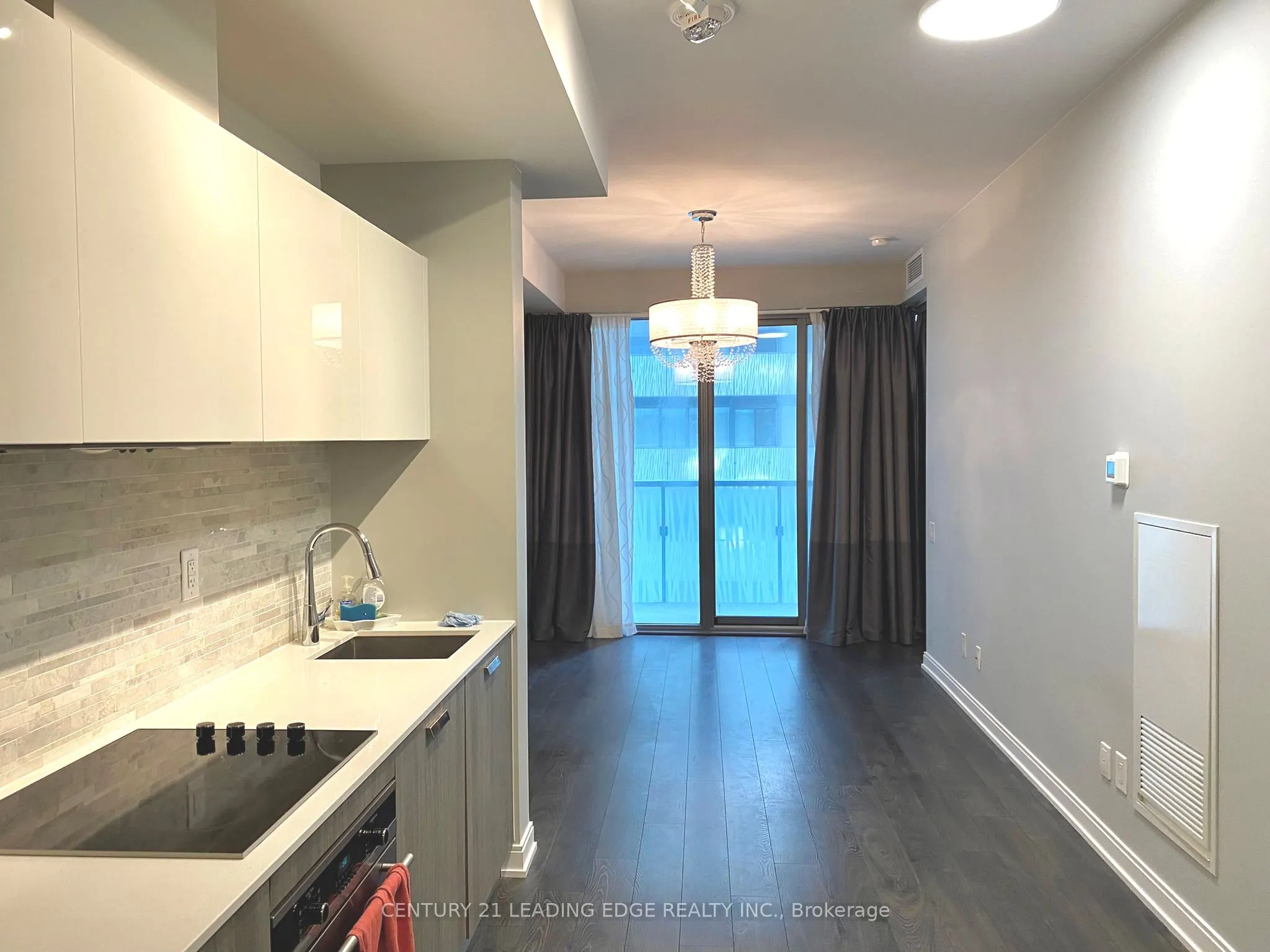 50 CHARLES Street E, #709