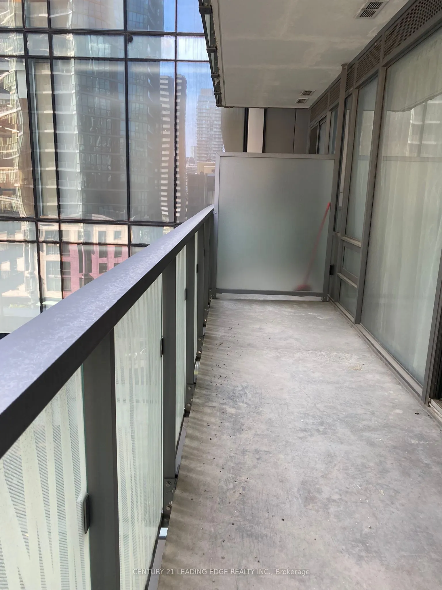 50 CHARLES Street E, #709