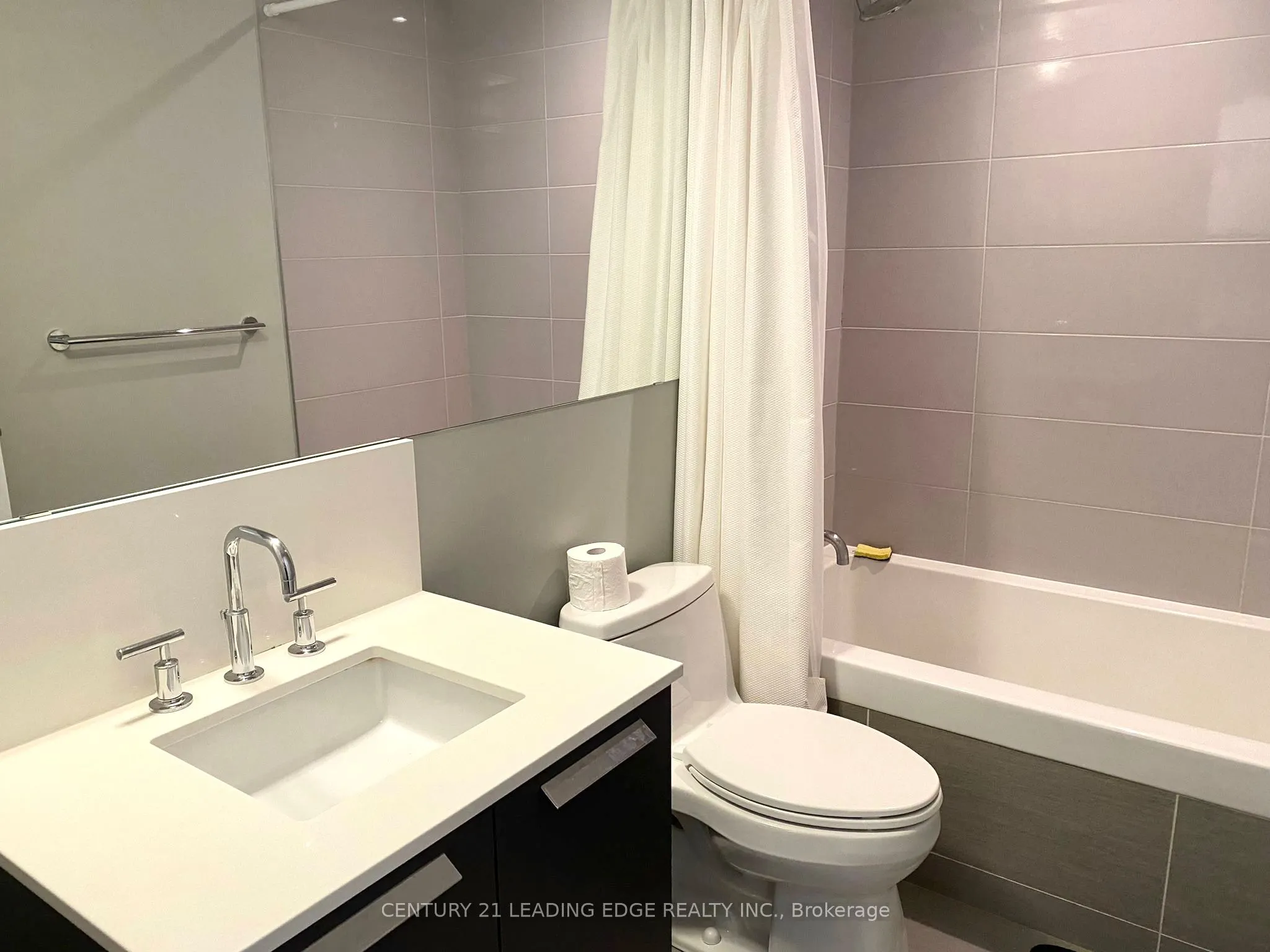 50 CHARLES Street E, #709
