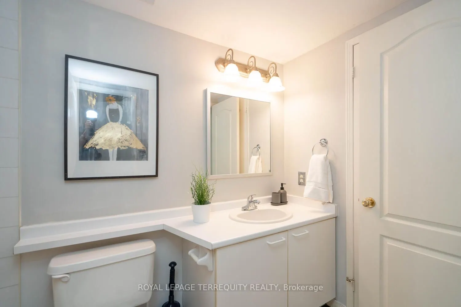 108 Finch Avenue W, #B19