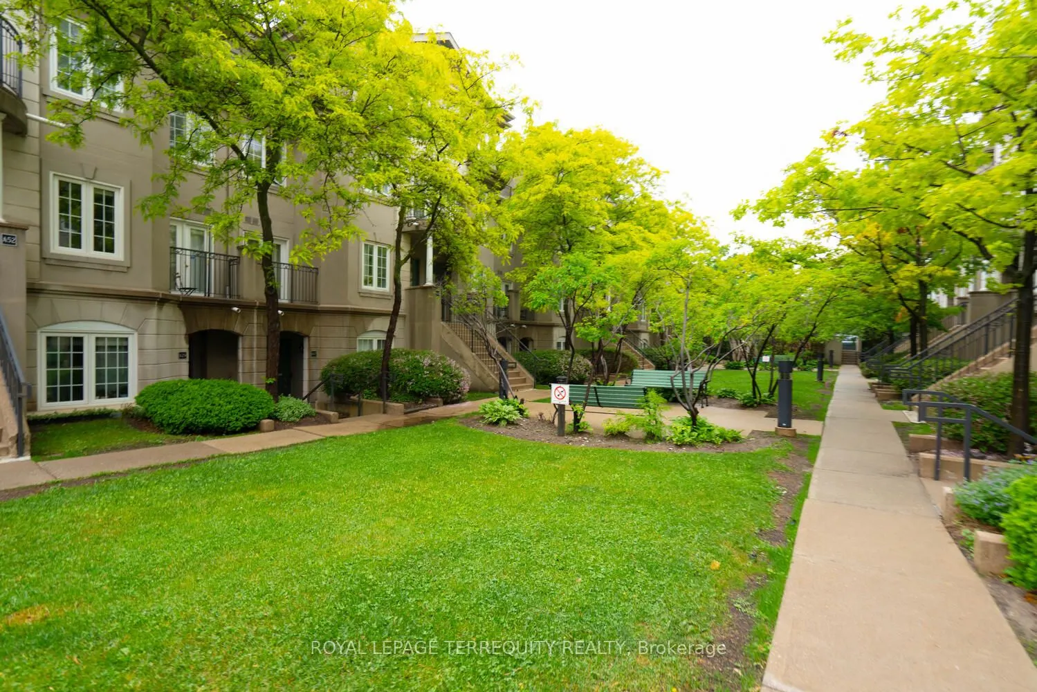 108 Finch Avenue W, #B19