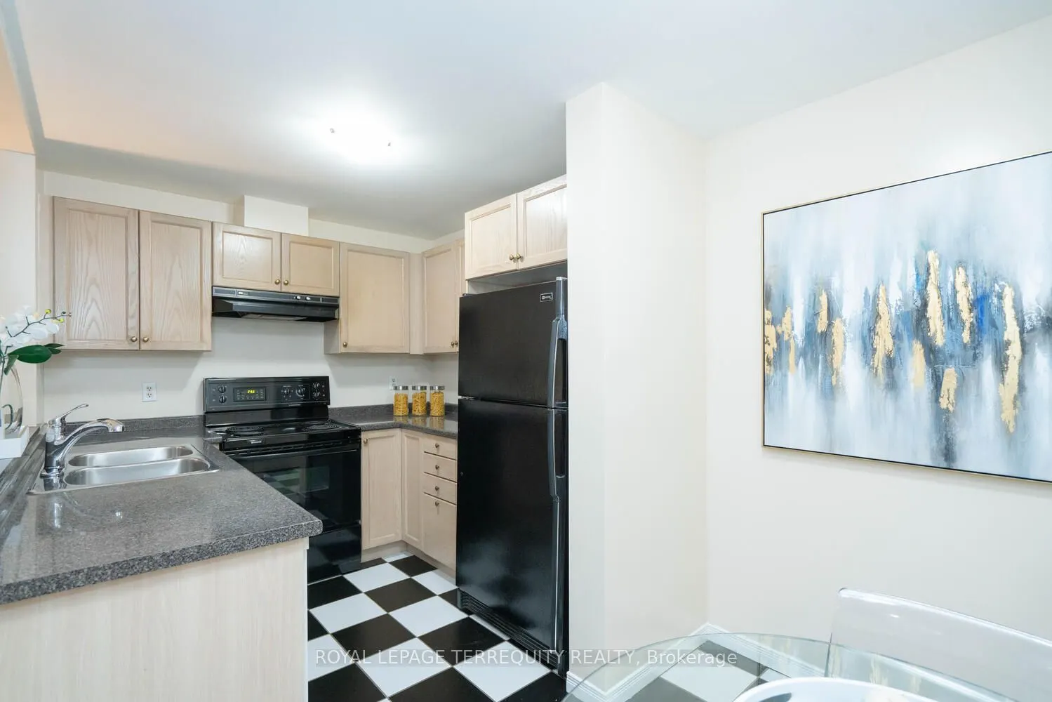 108 Finch Avenue W, #B19