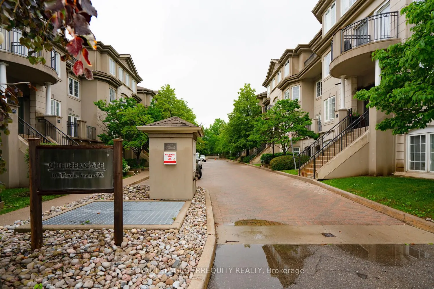 108 Finch Avenue W, #B19
