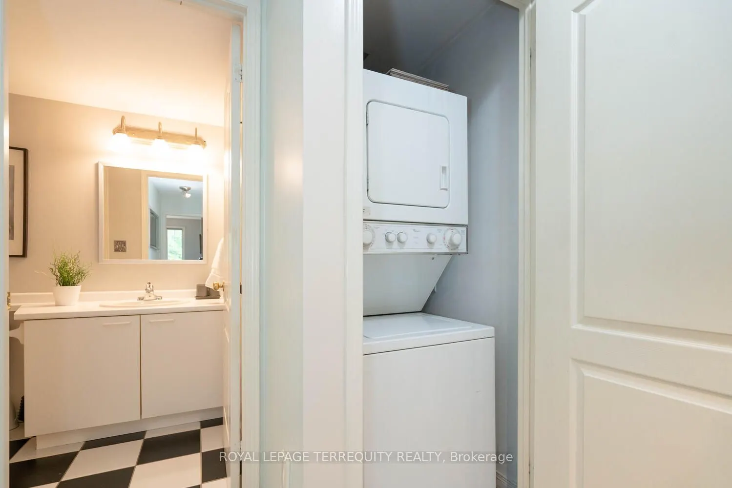 108 Finch Avenue W, #B19