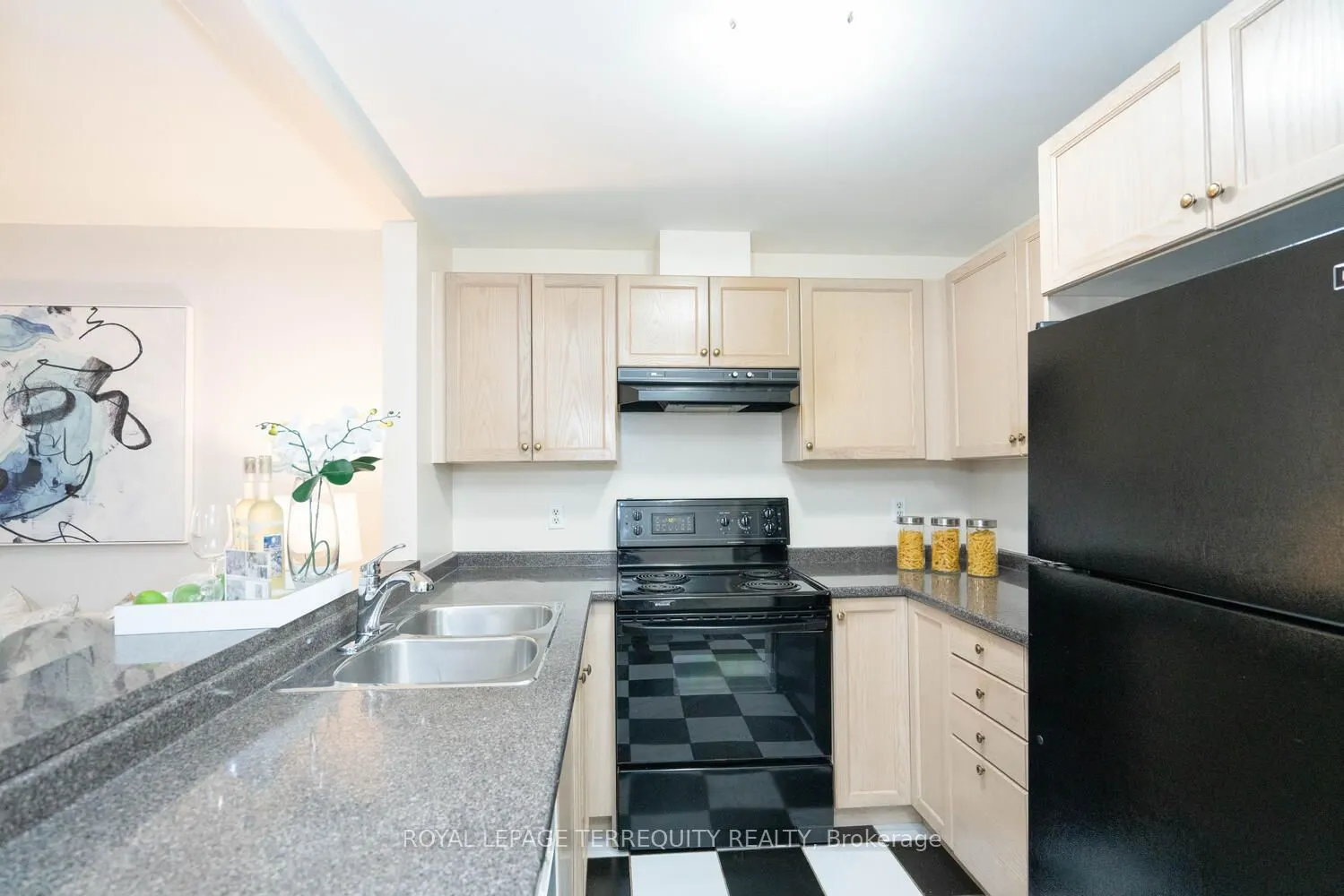 108 Finch Avenue W, #B19