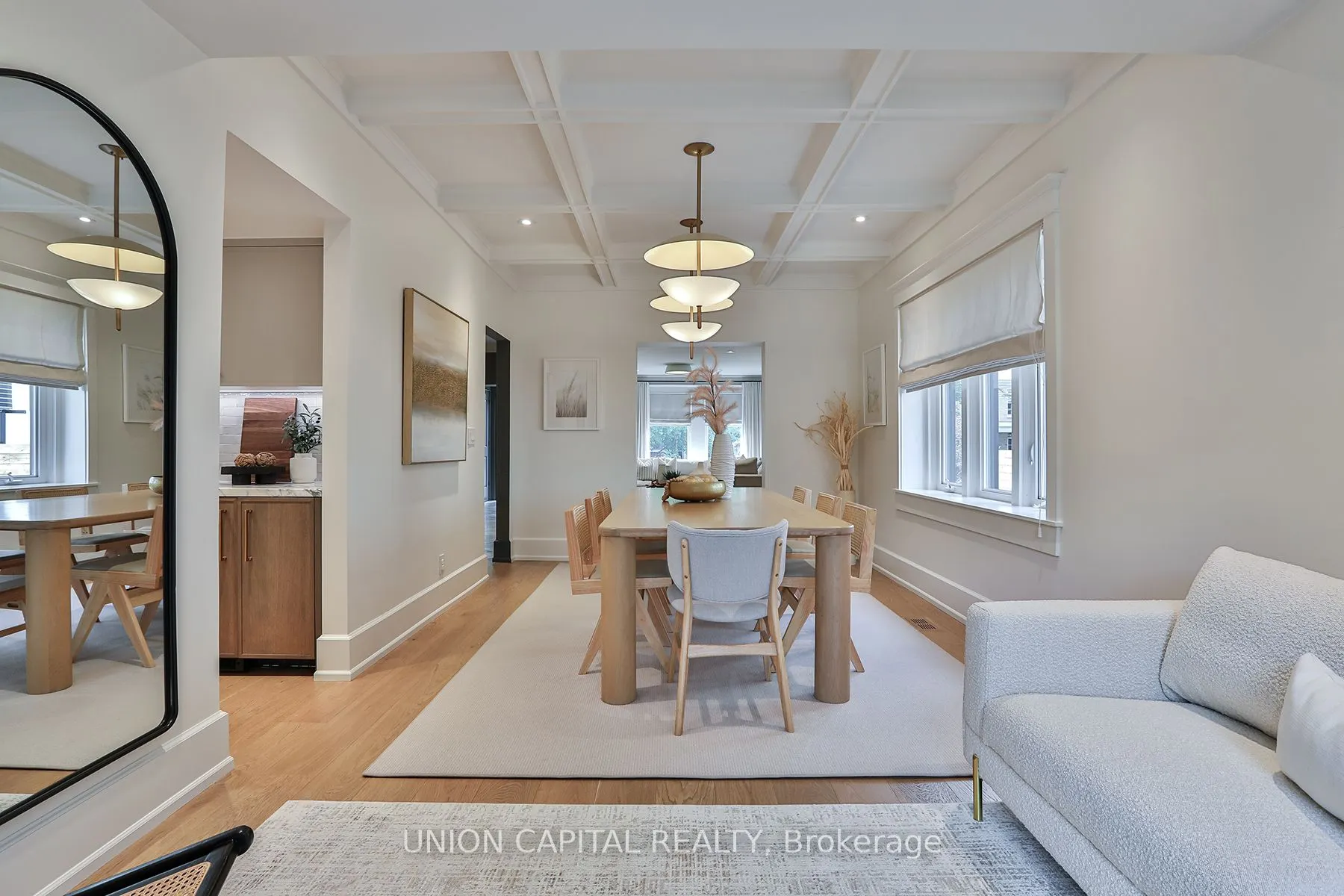 16 Lytton Boulevard