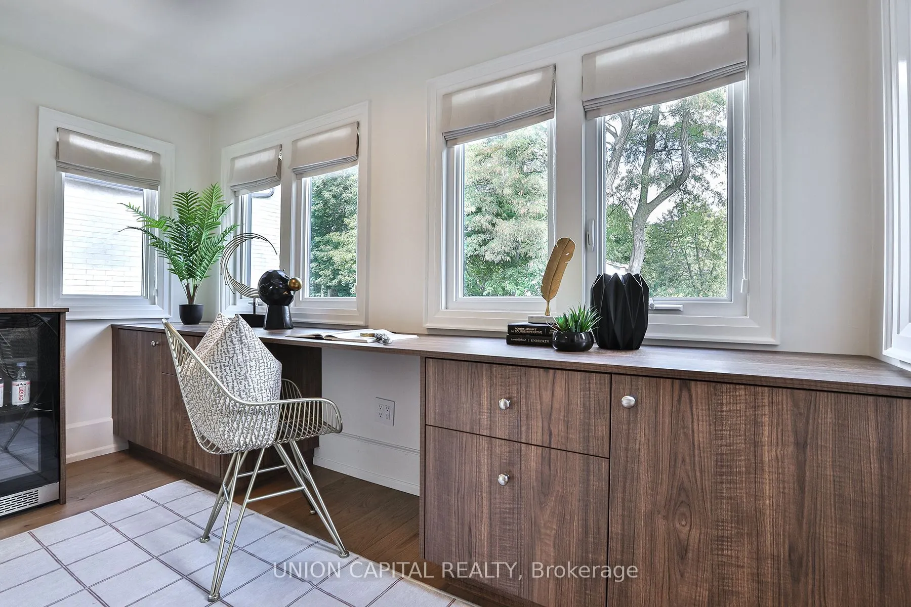 16 Lytton Boulevard